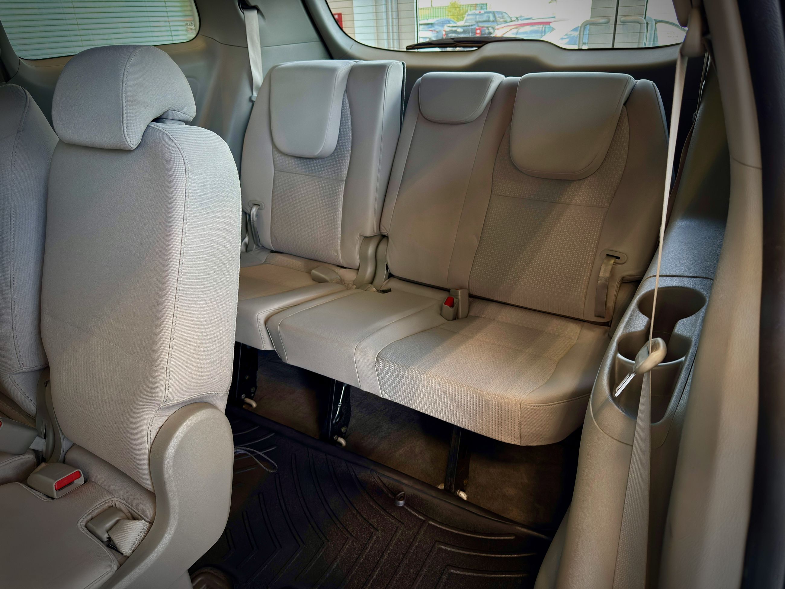 Kia Sedona LX + 2017-19