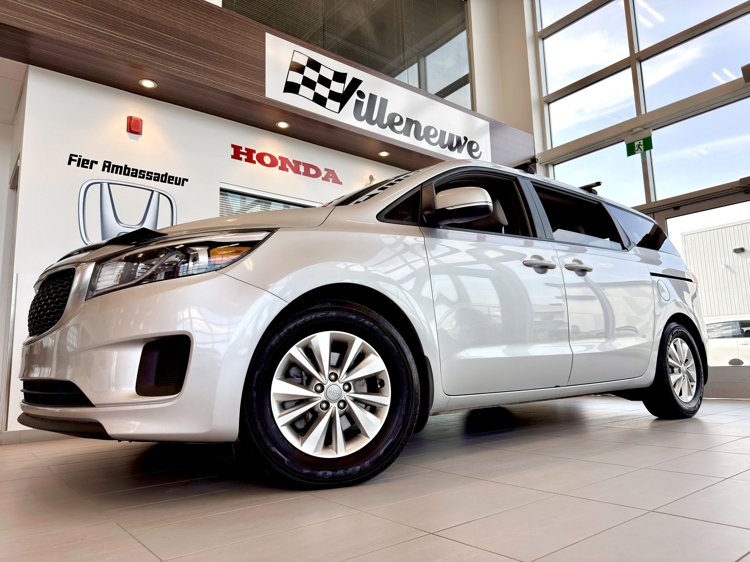 Kia Sedona LX + 2017-2