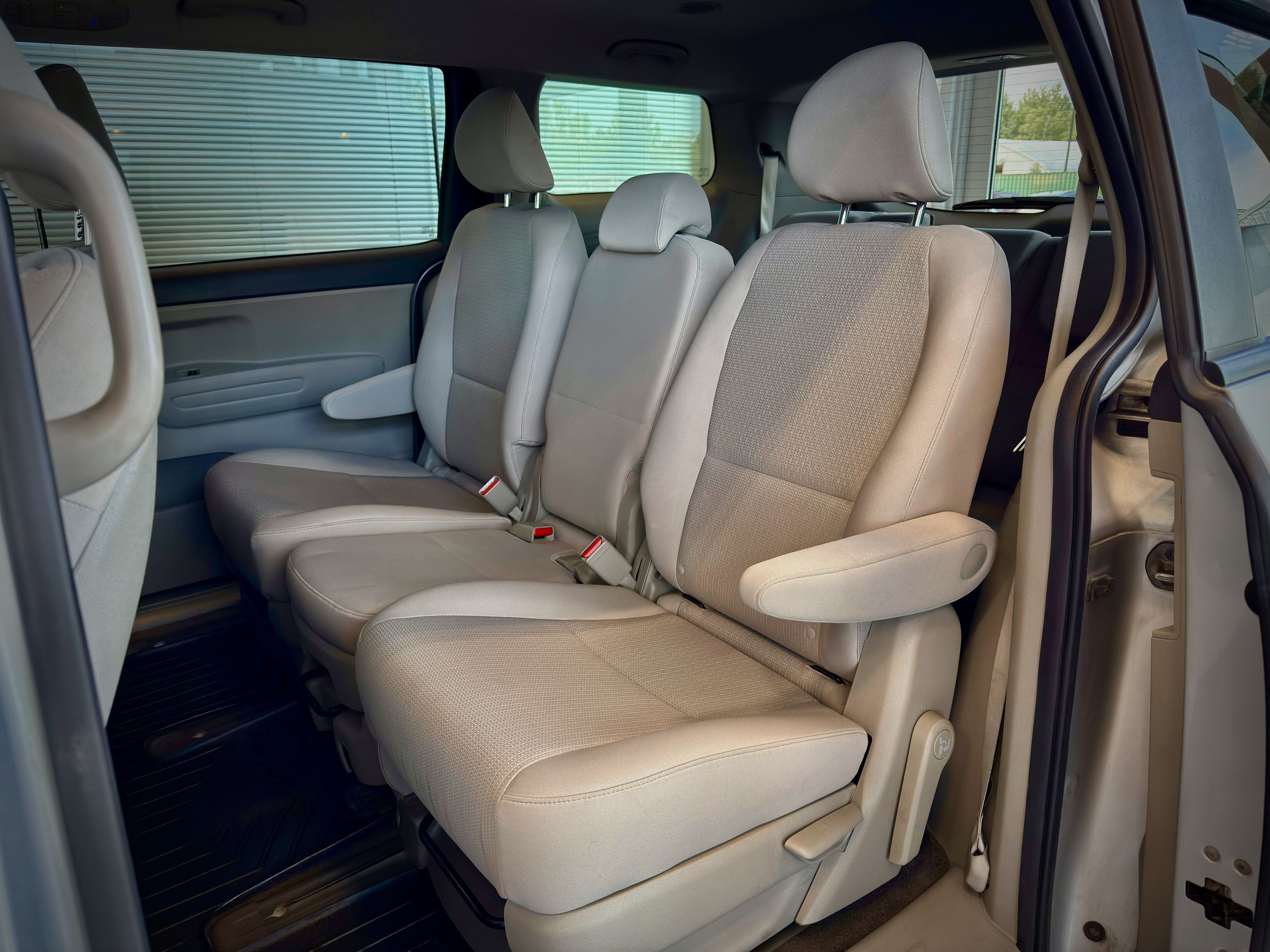 Kia Sedona LX + 2017-18