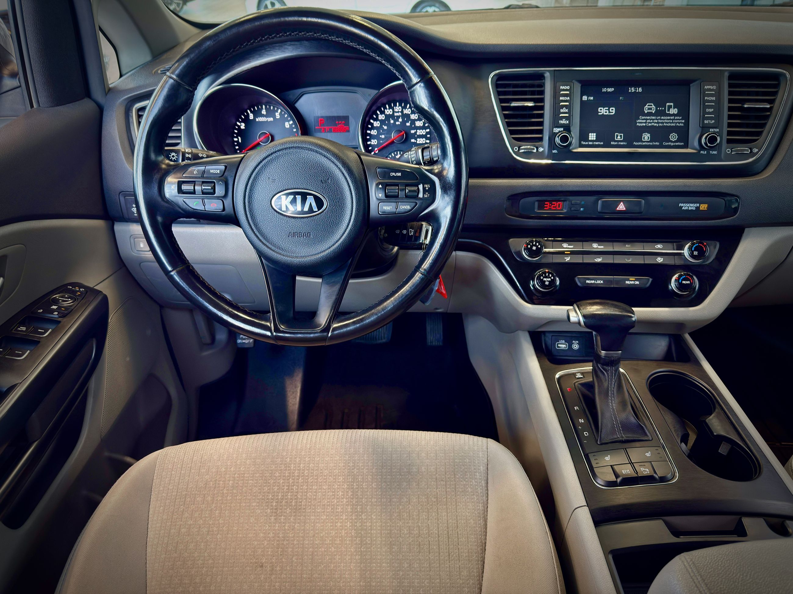Kia Sedona LX + 2017-22