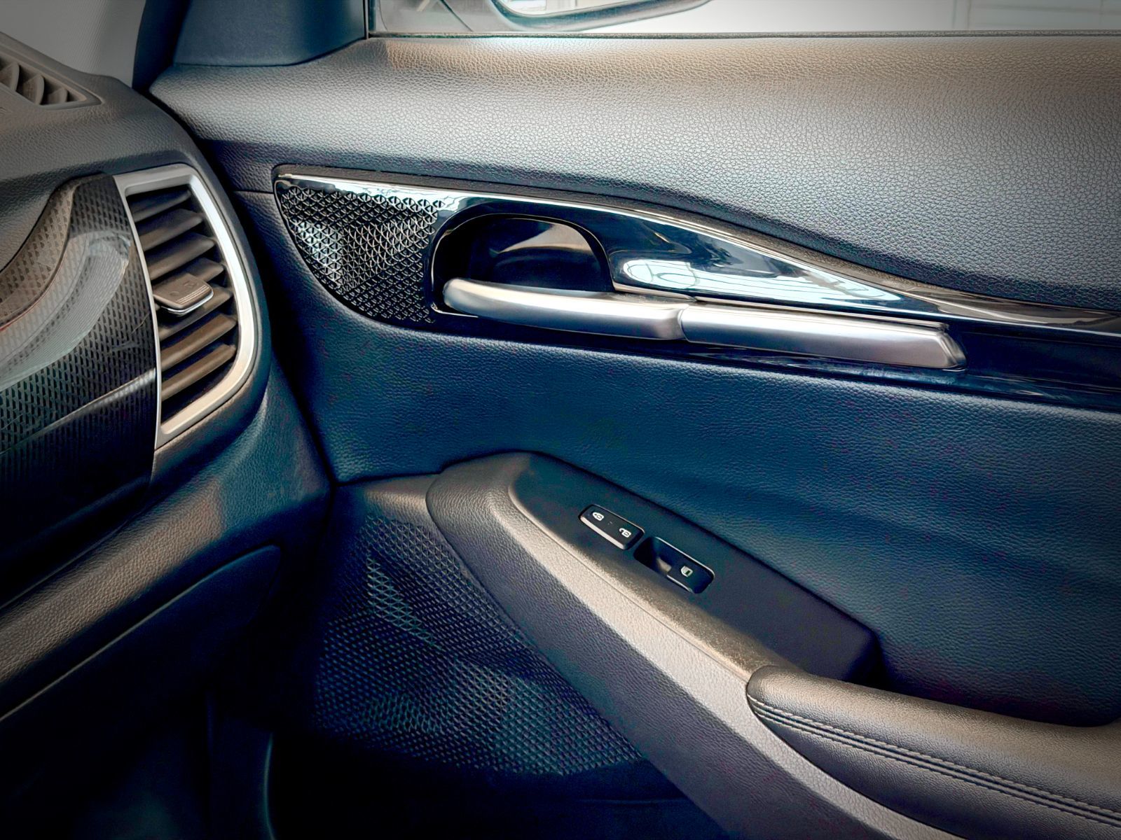 2023 Kia Seltos EX AWD-31