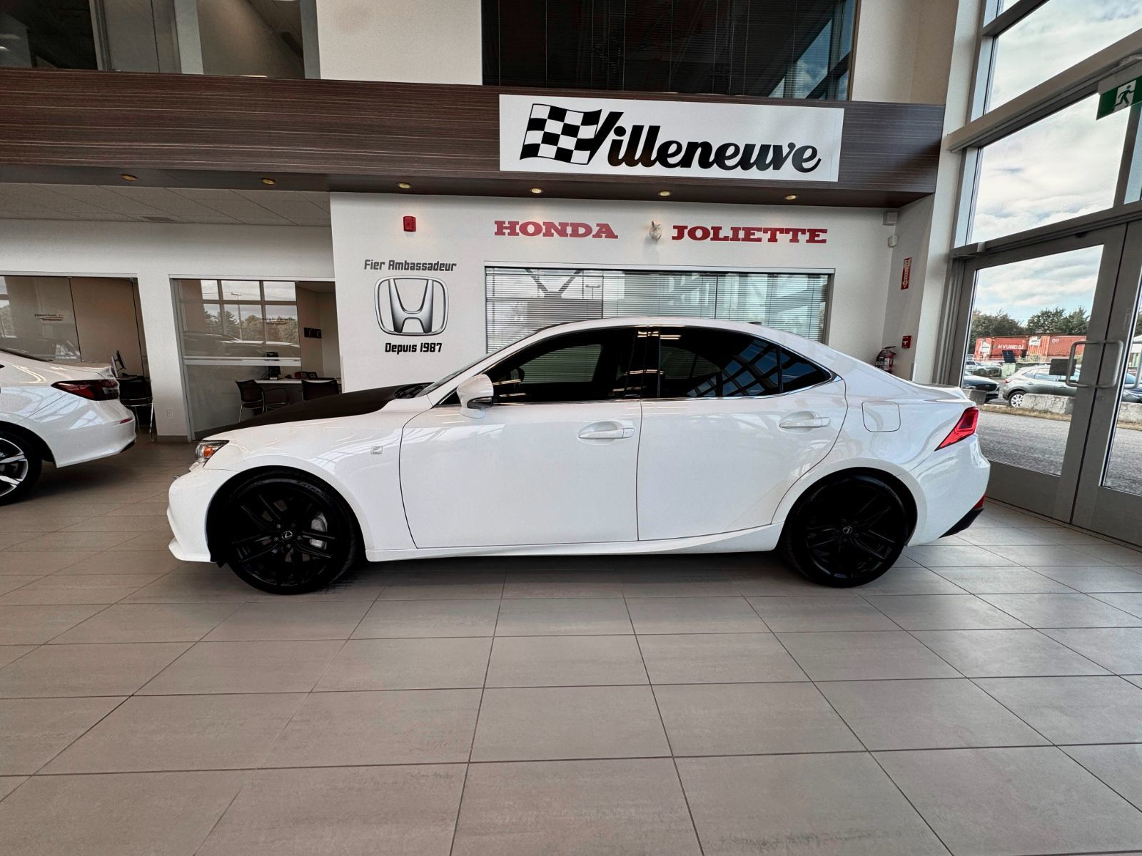 Lexus IS 350  2015-7