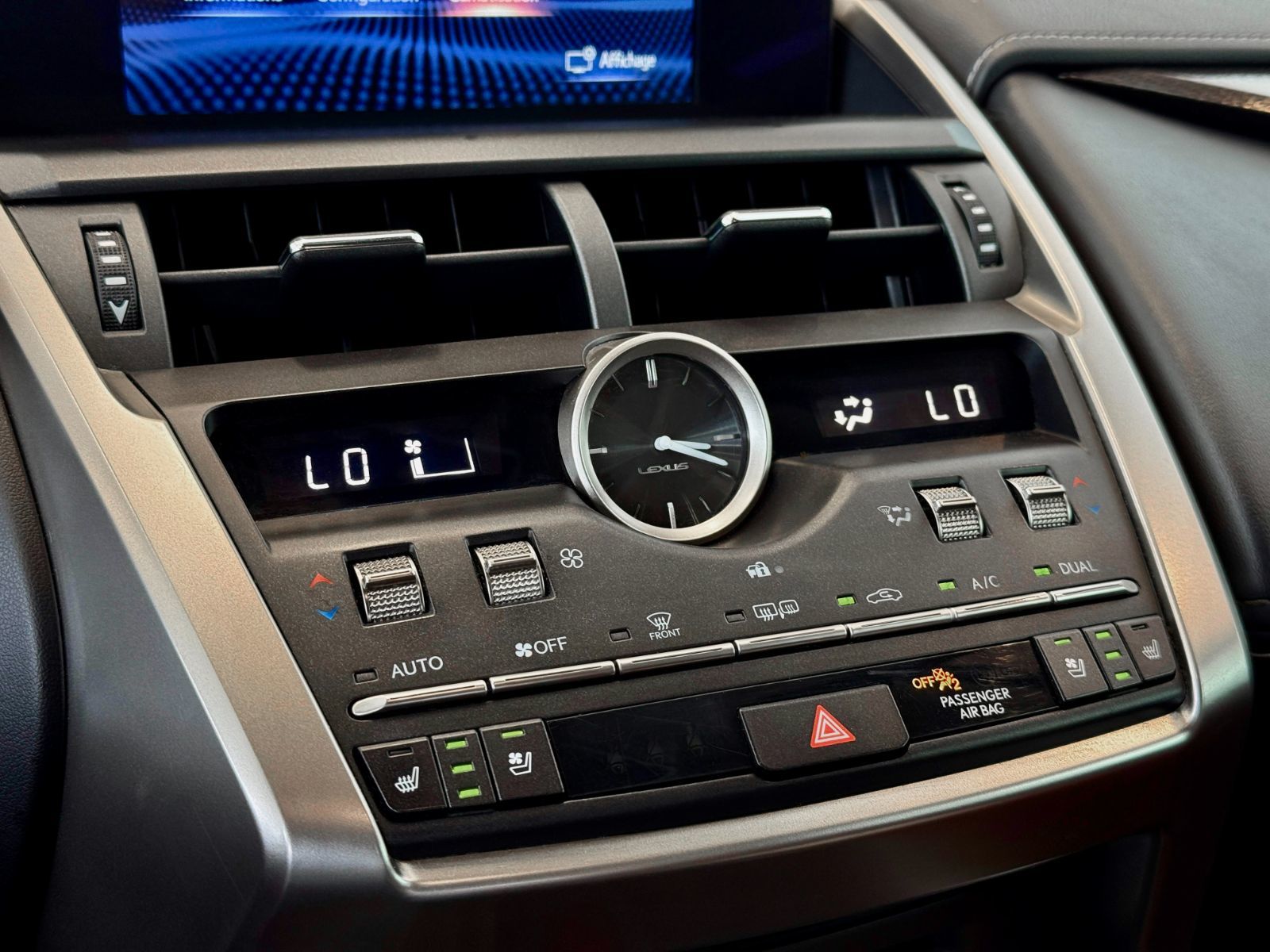 Lexus NX 300 2020-32