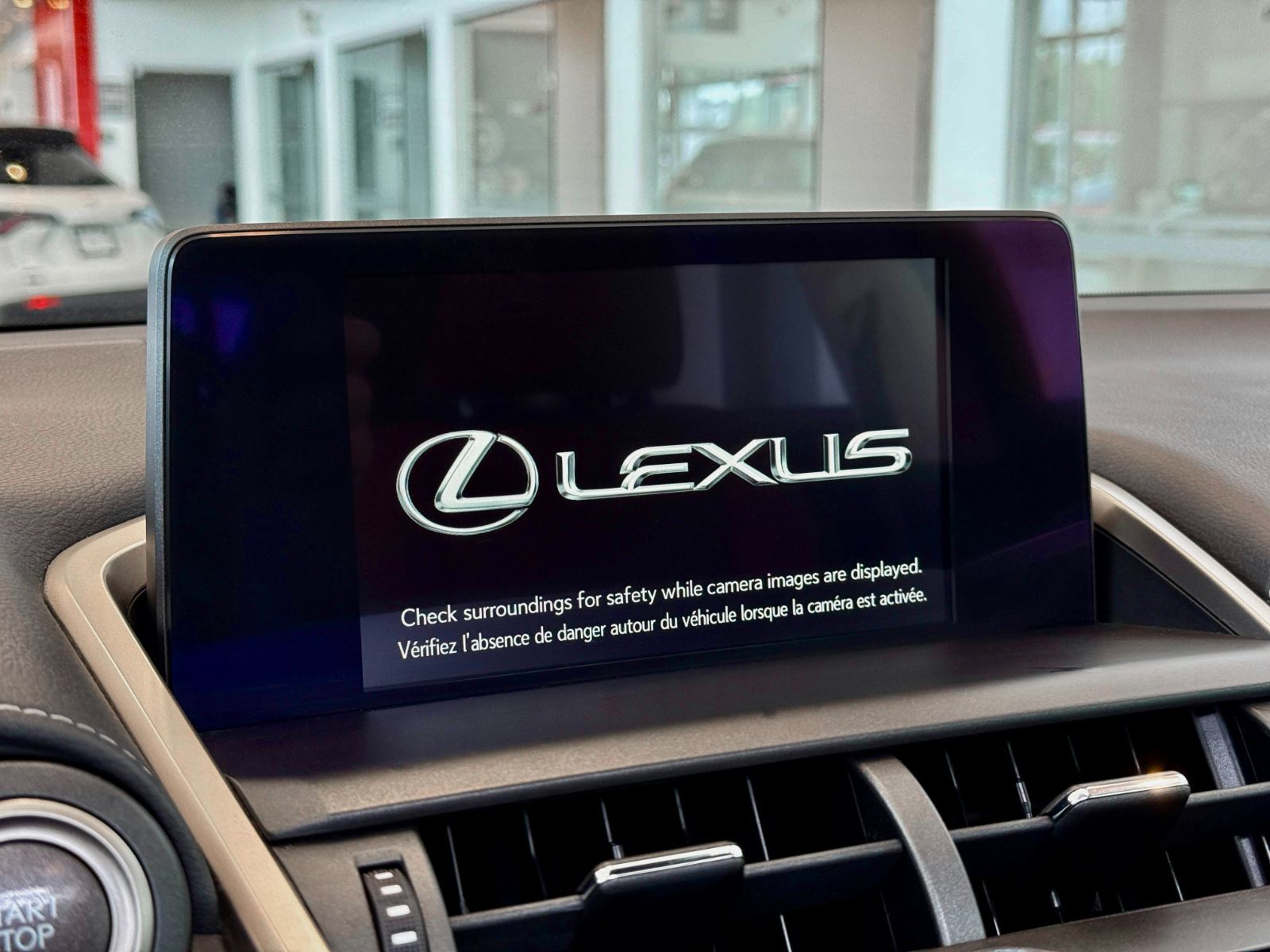 Lexus NX 300 2020-29