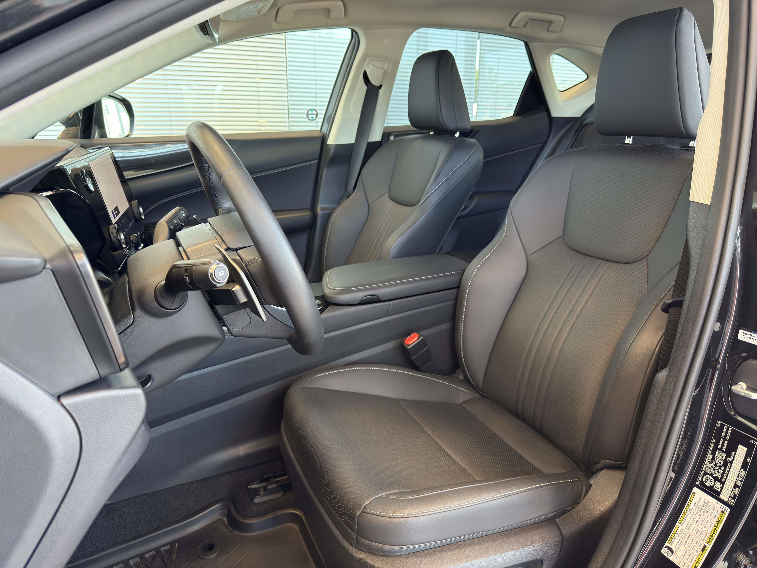 Lexus NX 250 Signature 2023-17
