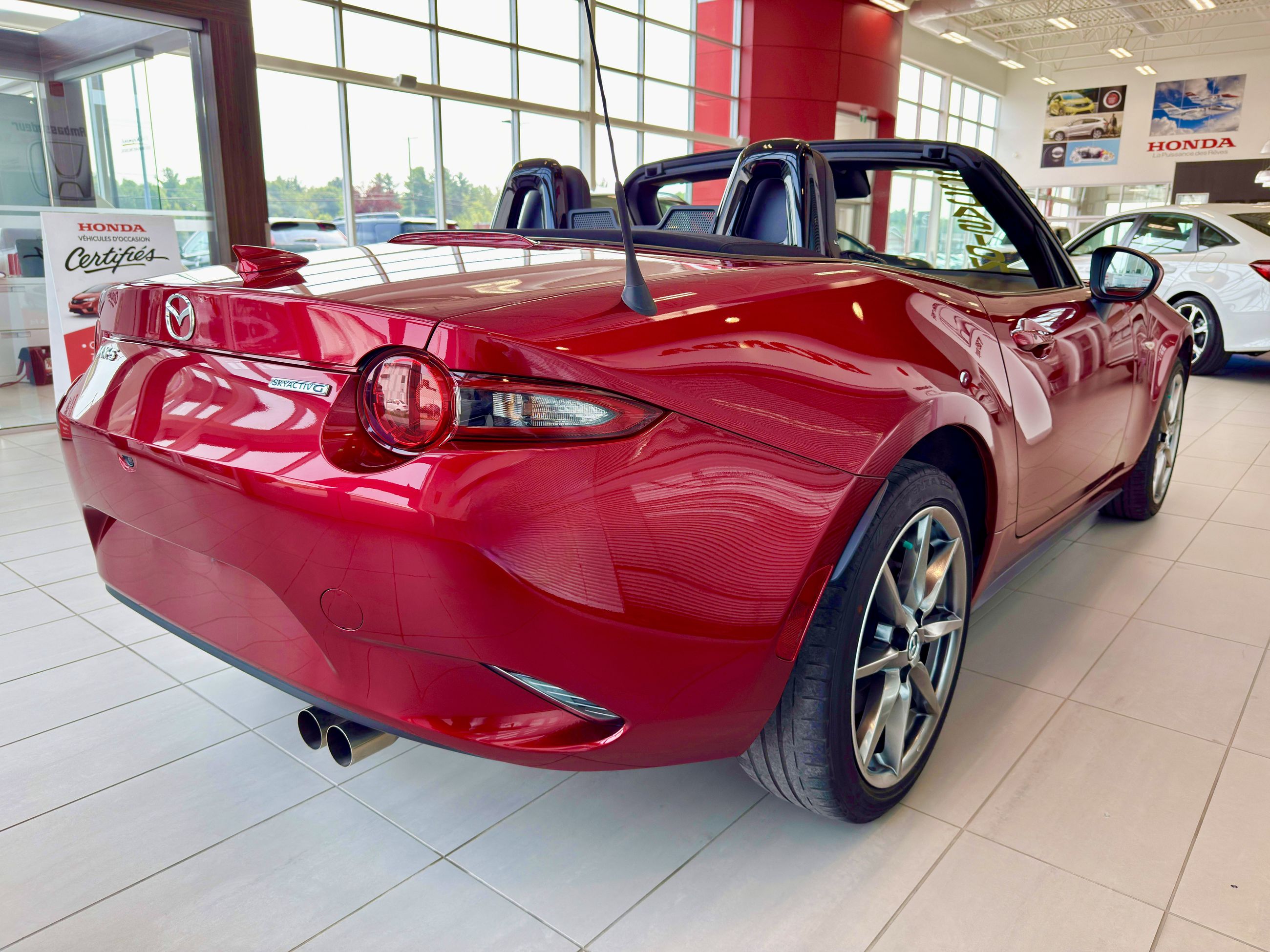 Mazda MX-5 GT 2023-14