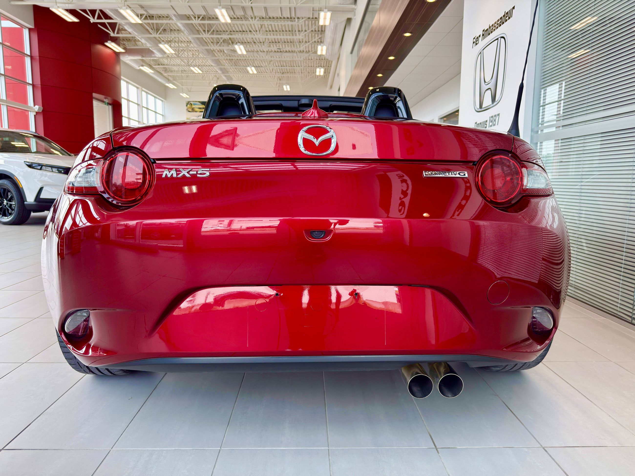 Mazda MX-5 GT 2023-13