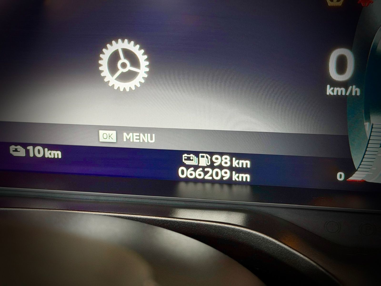 2023 Mitsubishi Outlander PHEV SEL S-AWC-26