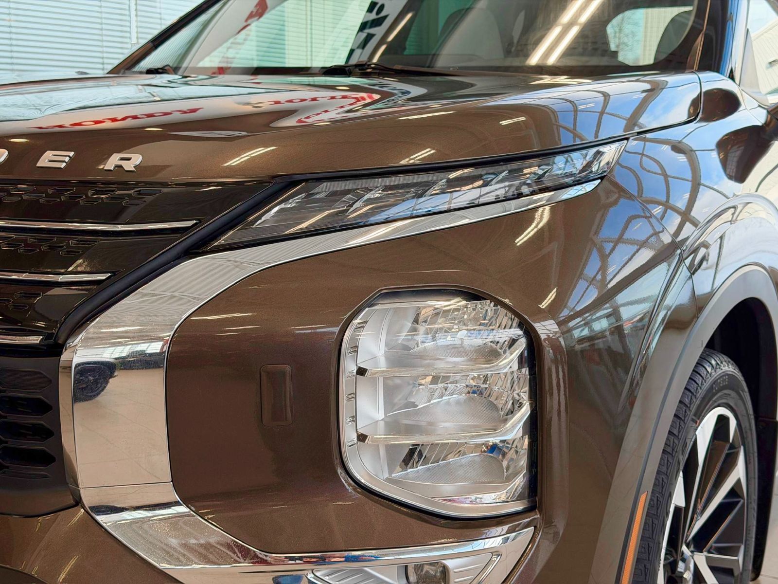 2023 Mitsubishi Outlander PHEV SEL S-AWC-2