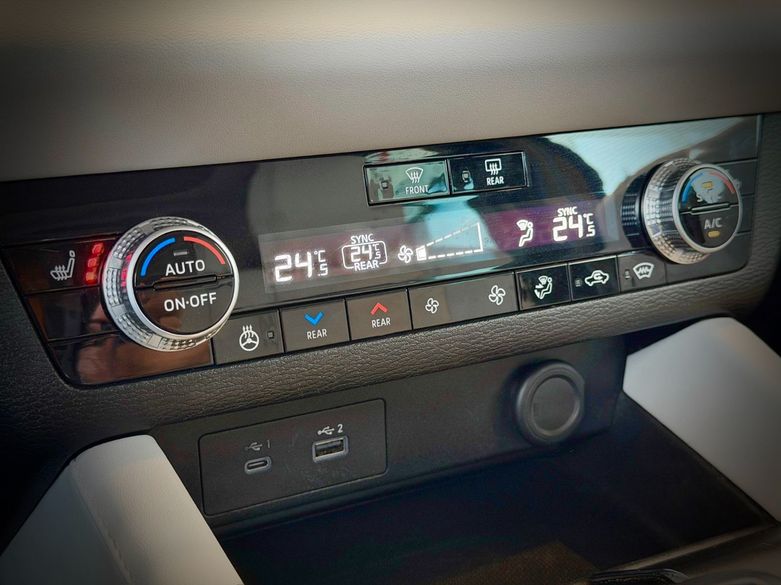 2023 Mitsubishi Outlander PHEV SEL S-AWC-29