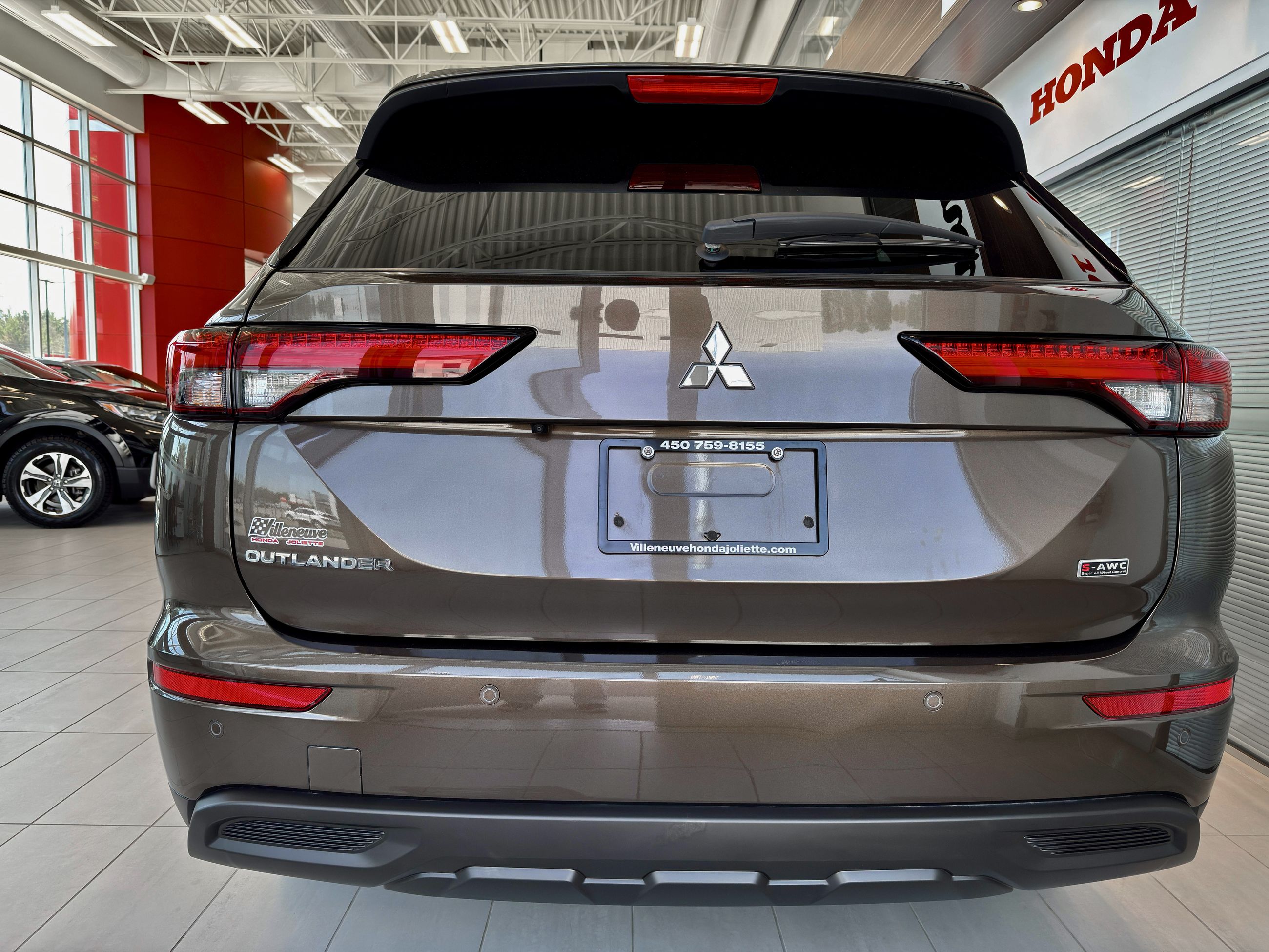 Mitsubishi Outlander ES AWD 2023-10