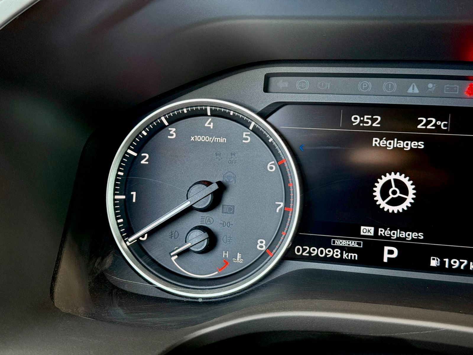 Mitsubishi Outlander ES AWD 2023-26
