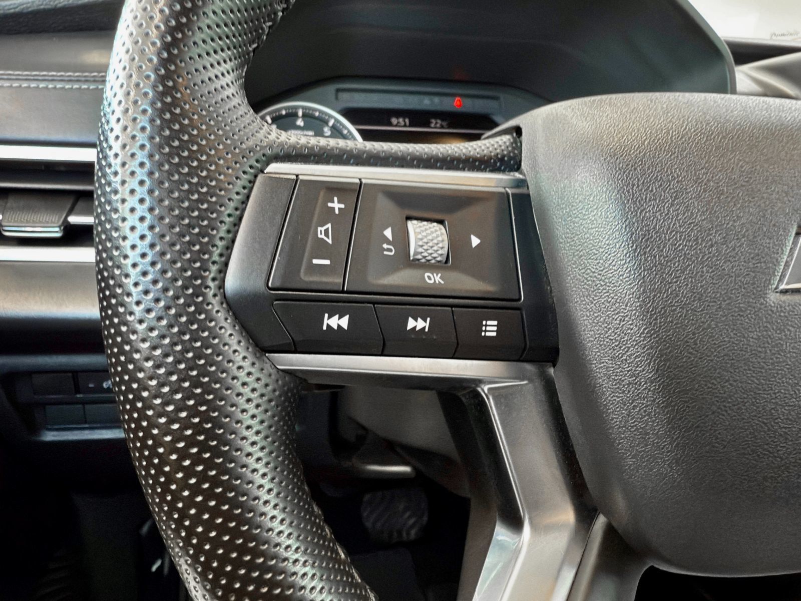 Mitsubishi Outlander ES AWD 2023-24