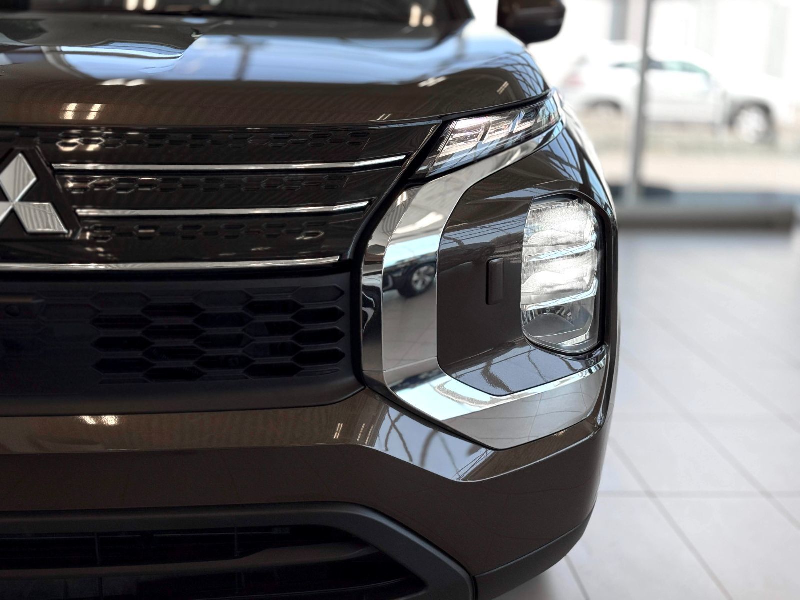 Mitsubishi Outlander ES AWD 2023-4