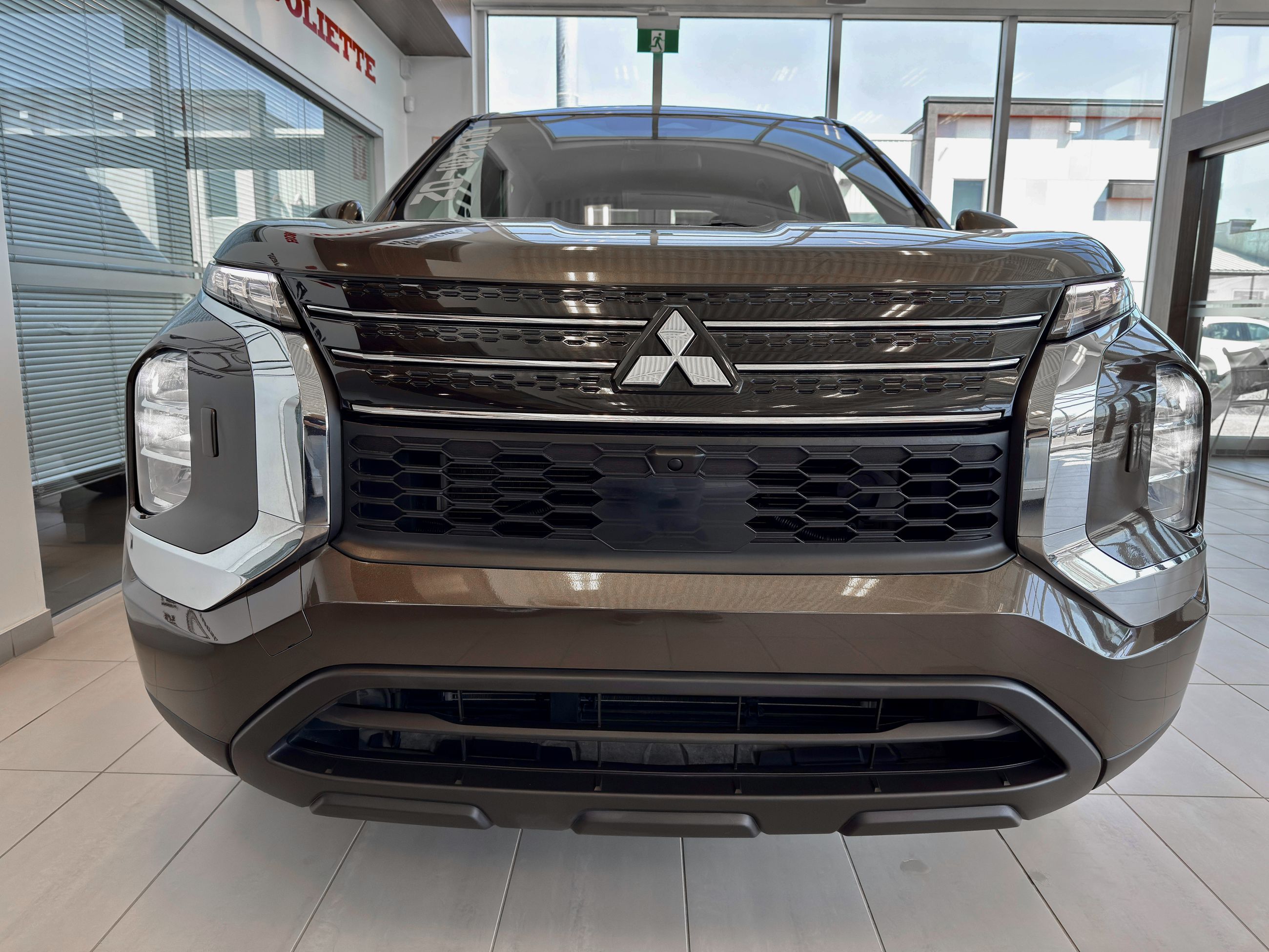 Mitsubishi Outlander ES AWD 2023-3
