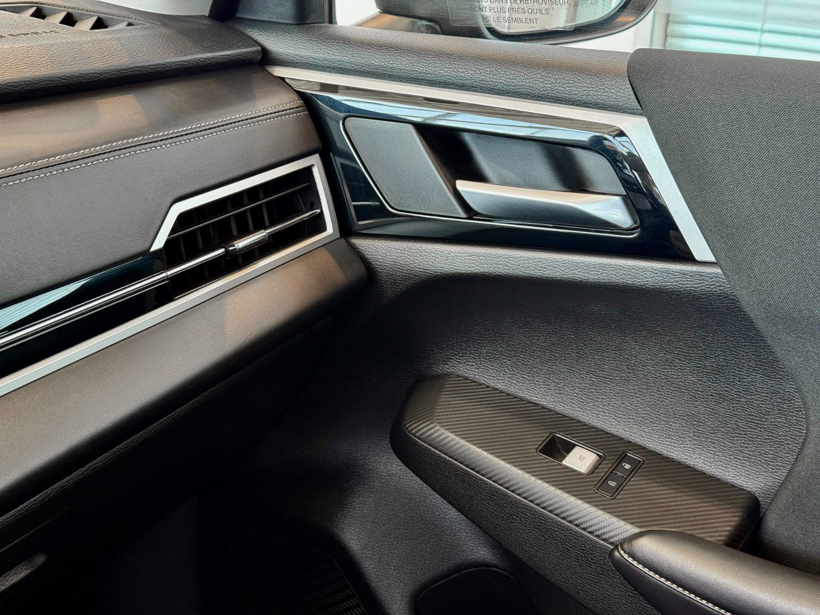 Mitsubishi Outlander ES AWD 2023-33