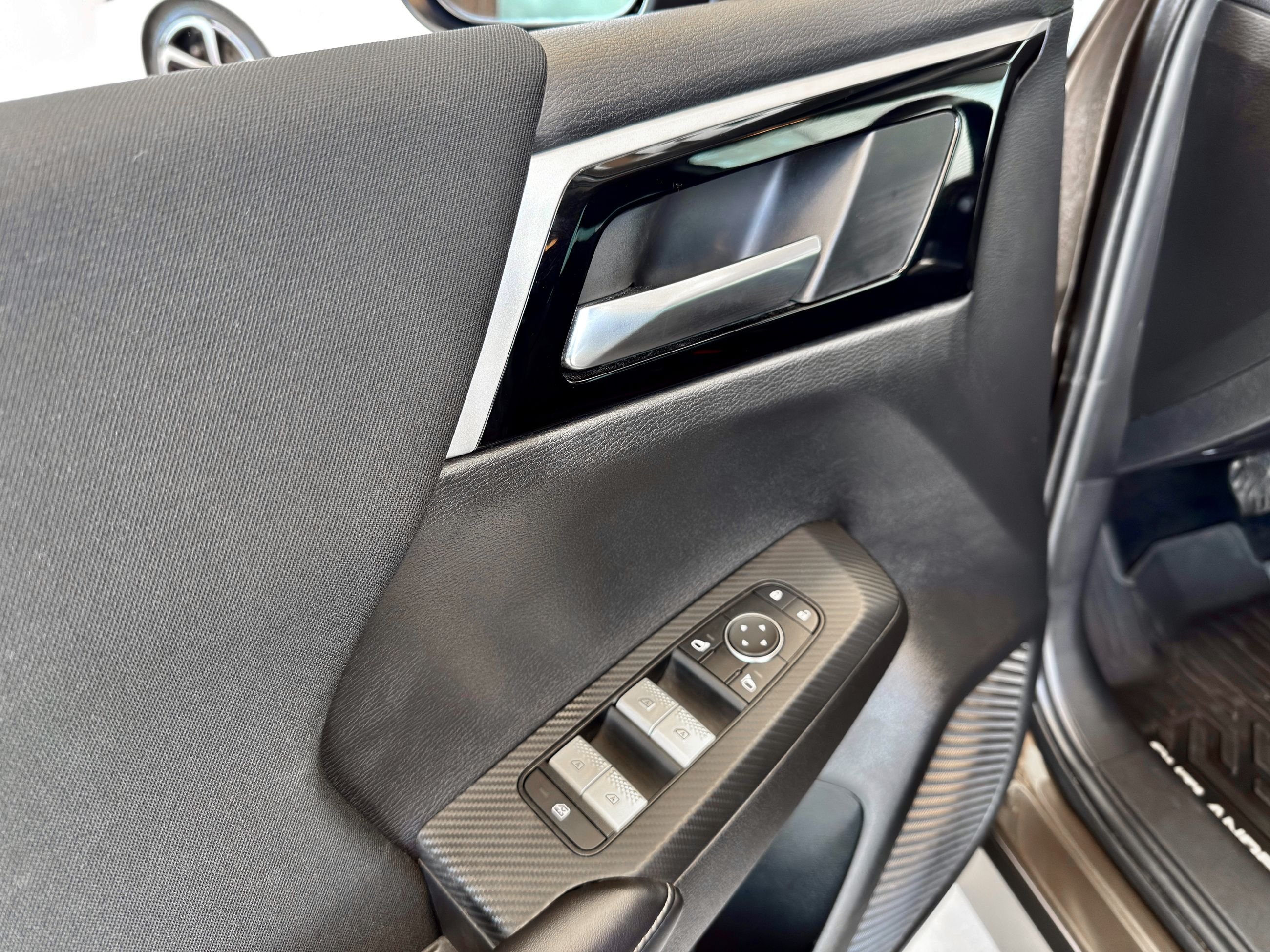 Mitsubishi Outlander ES AWD 2023-32