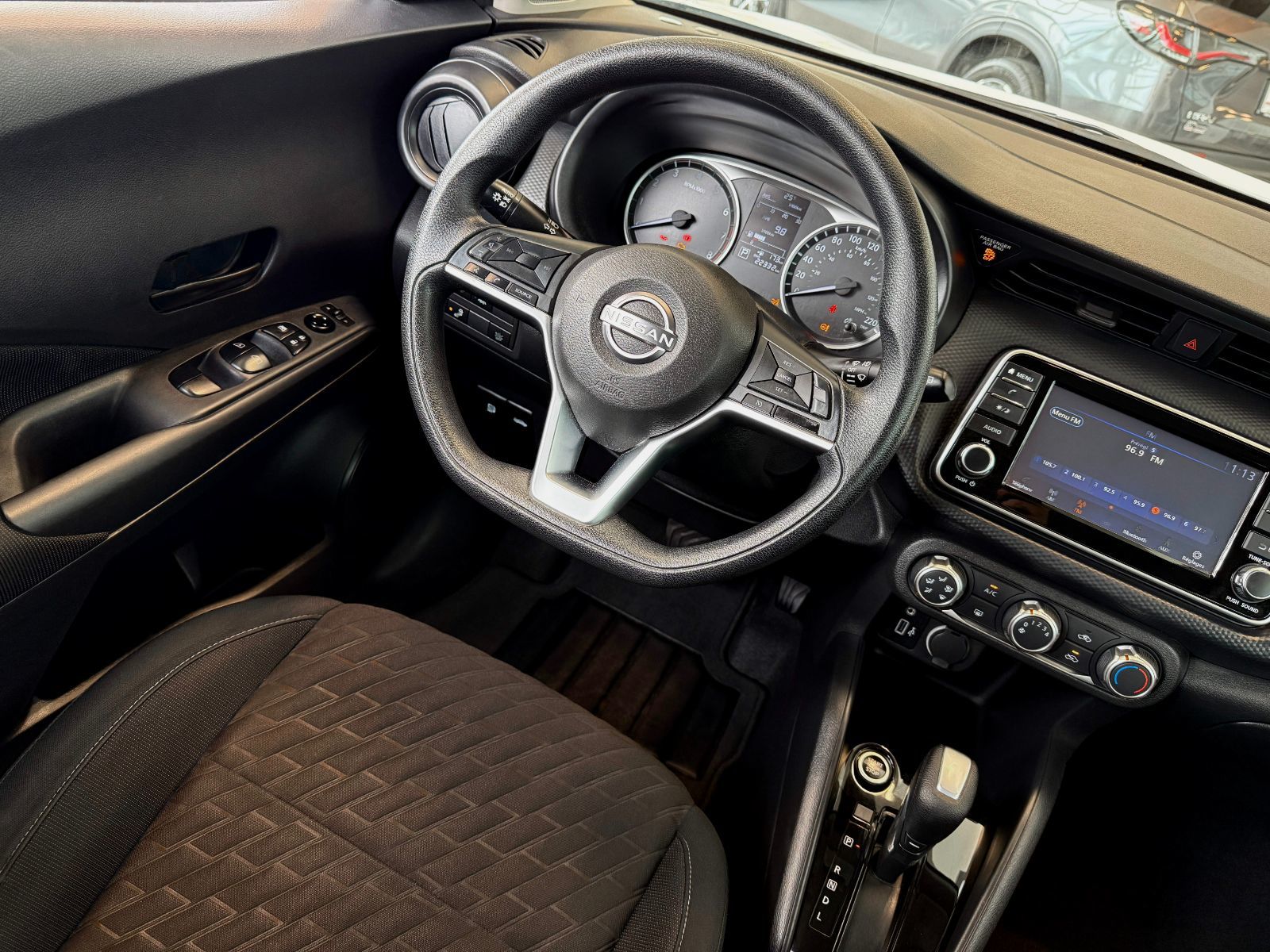 Nissan Kicks S 2022-19