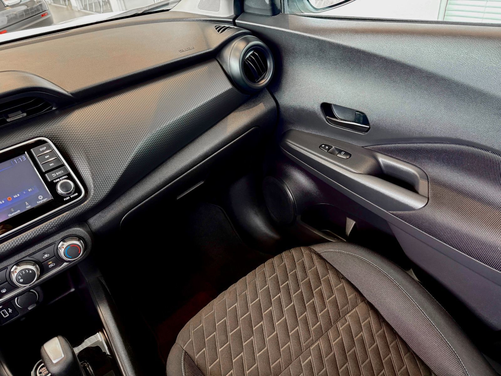 Nissan Kicks S 2022-21