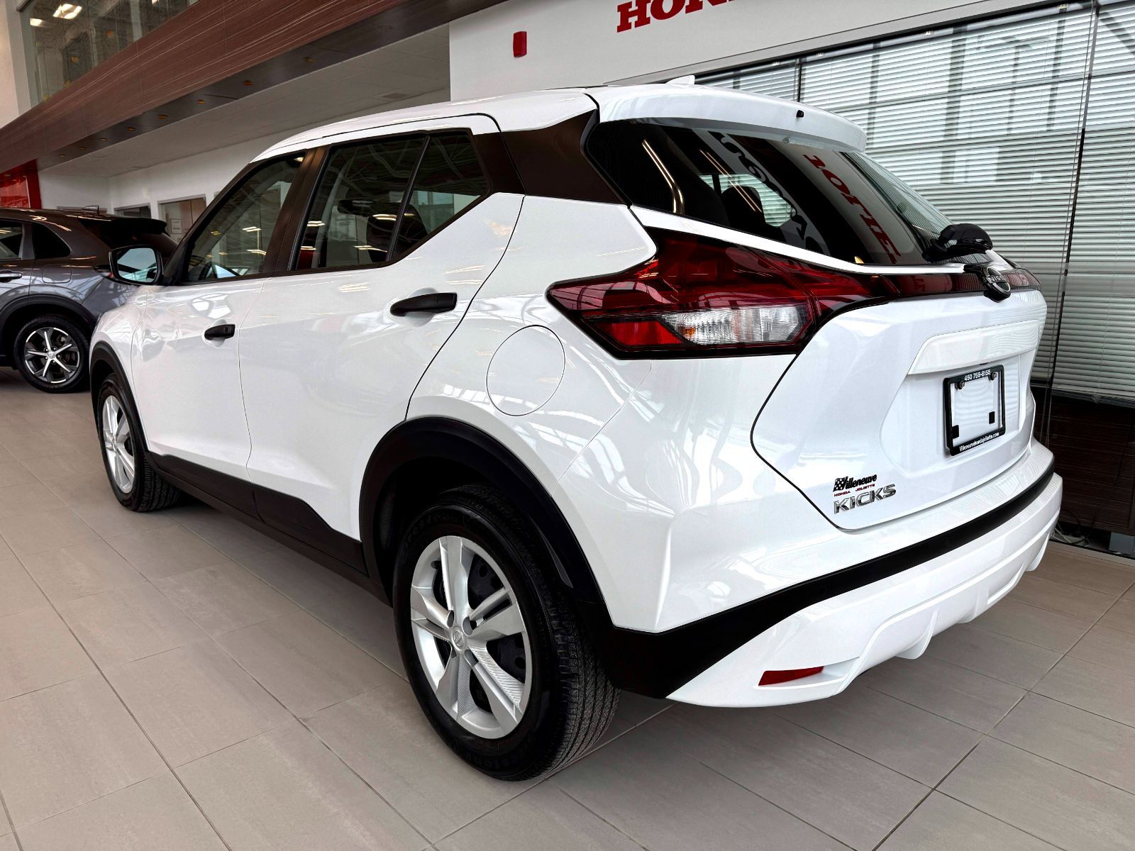 Nissan Kicks S 2022-10