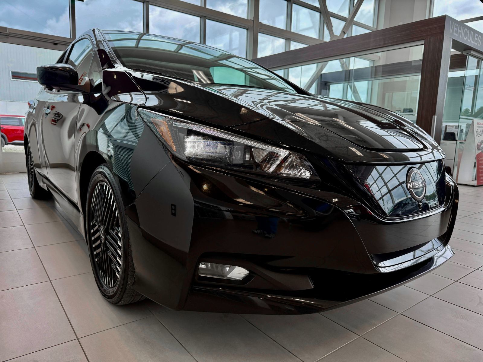 Nissan Leaf SV 2023-7
