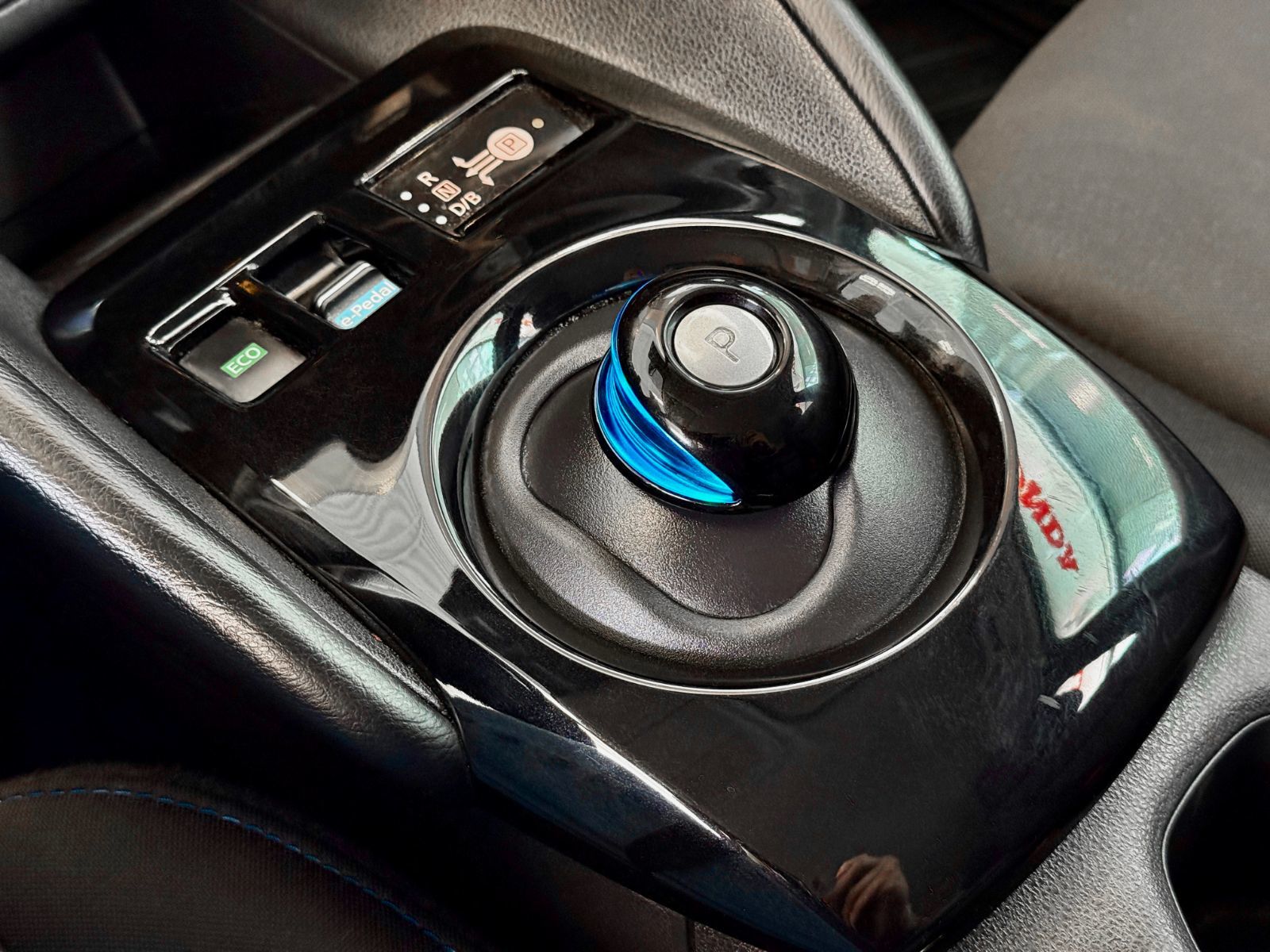 Nissan Leaf SV 2023-27