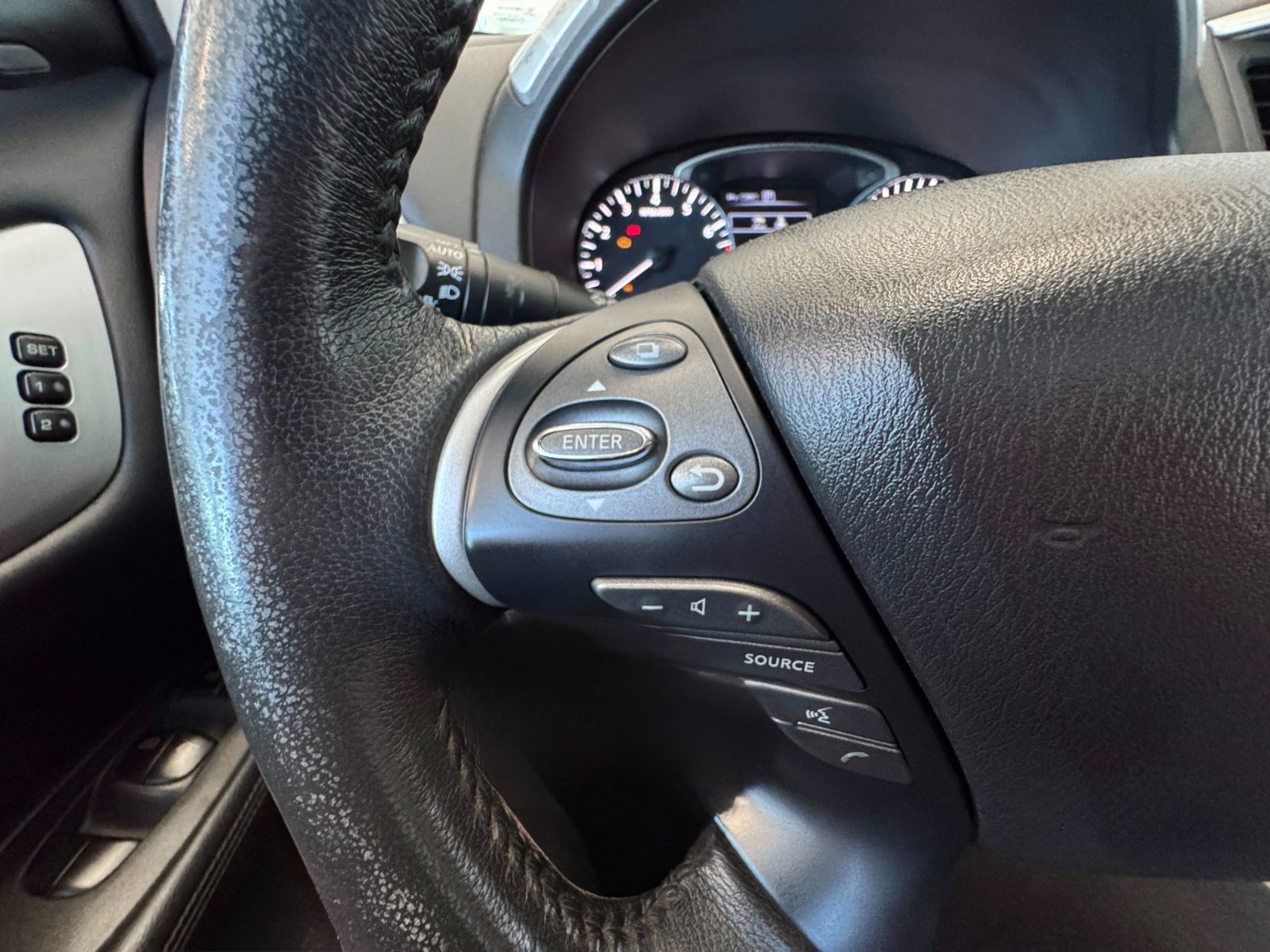 Nissan Pathfinder SL 2017-23