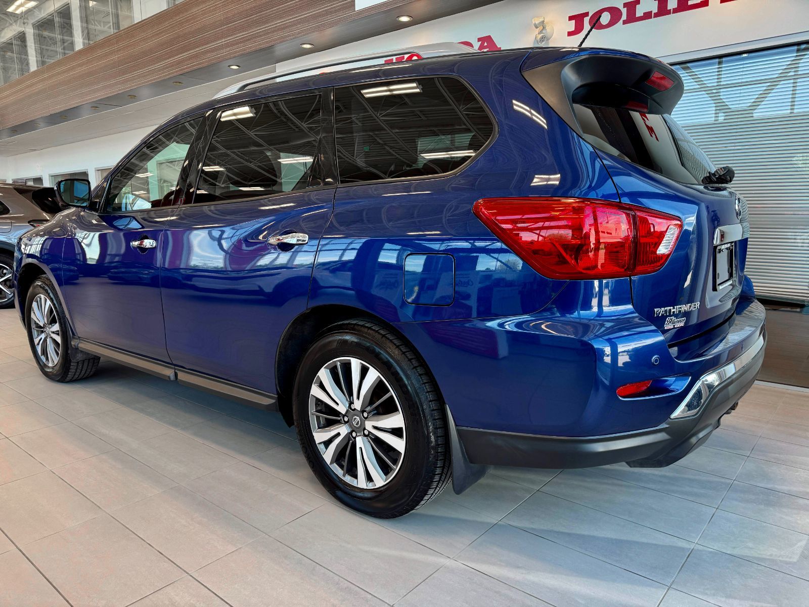 Nissan Pathfinder SL 2017-7