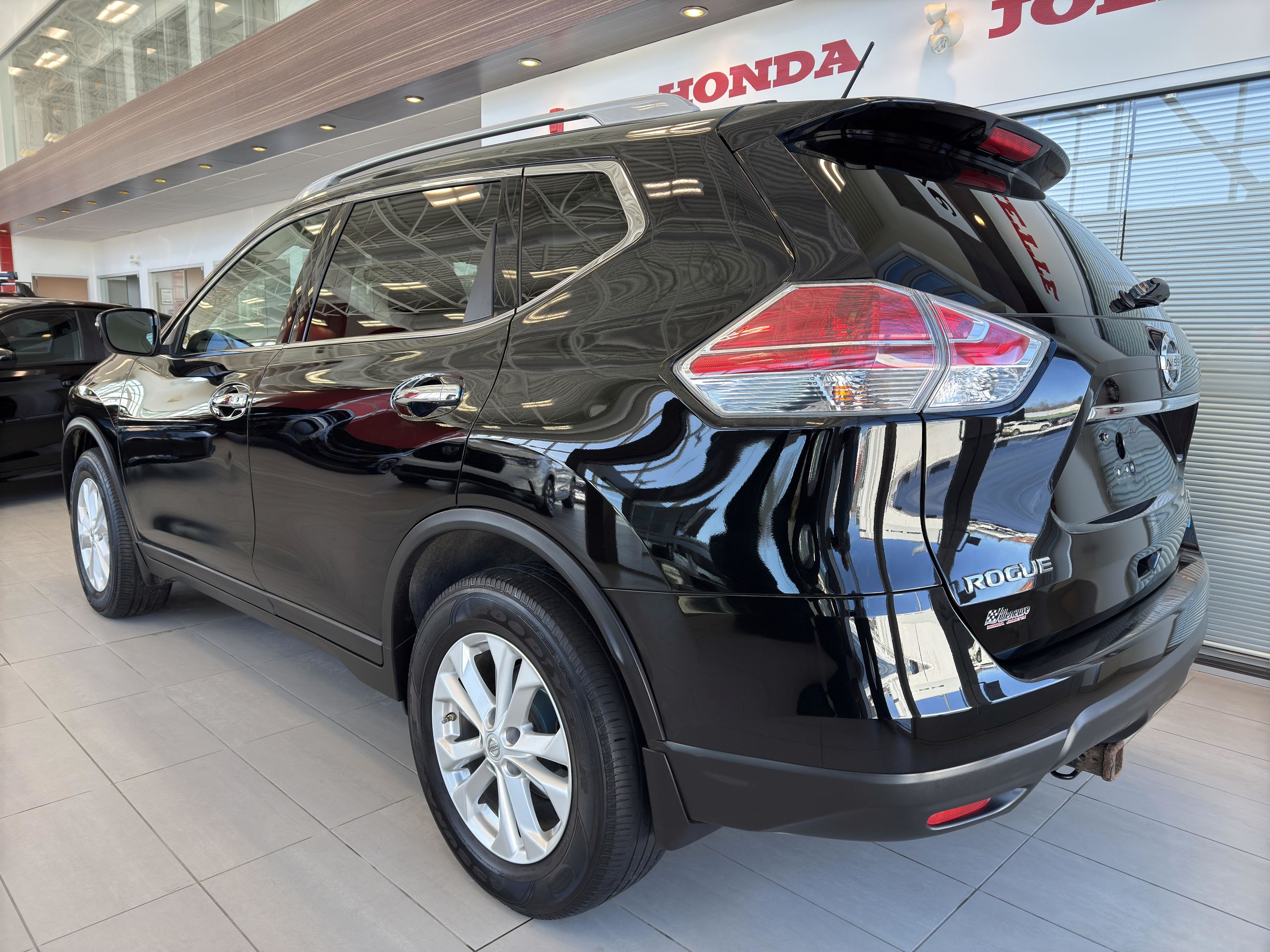 Nissan Rogue SV 2015-9