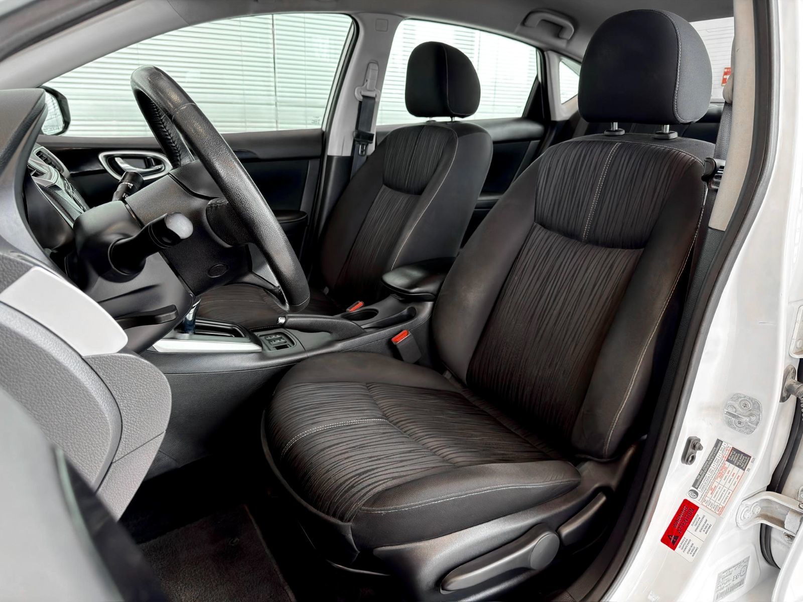 Nissan Sentra SV 2018-16