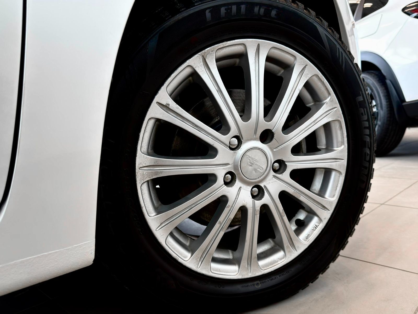 Nissan Sentra SV 2018-14