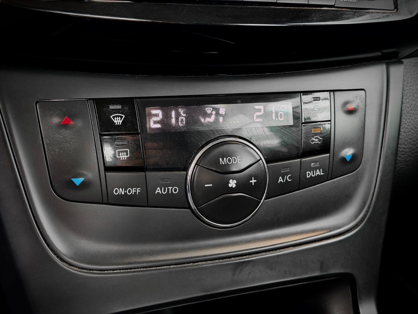 Nissan Sentra SV 2018-25