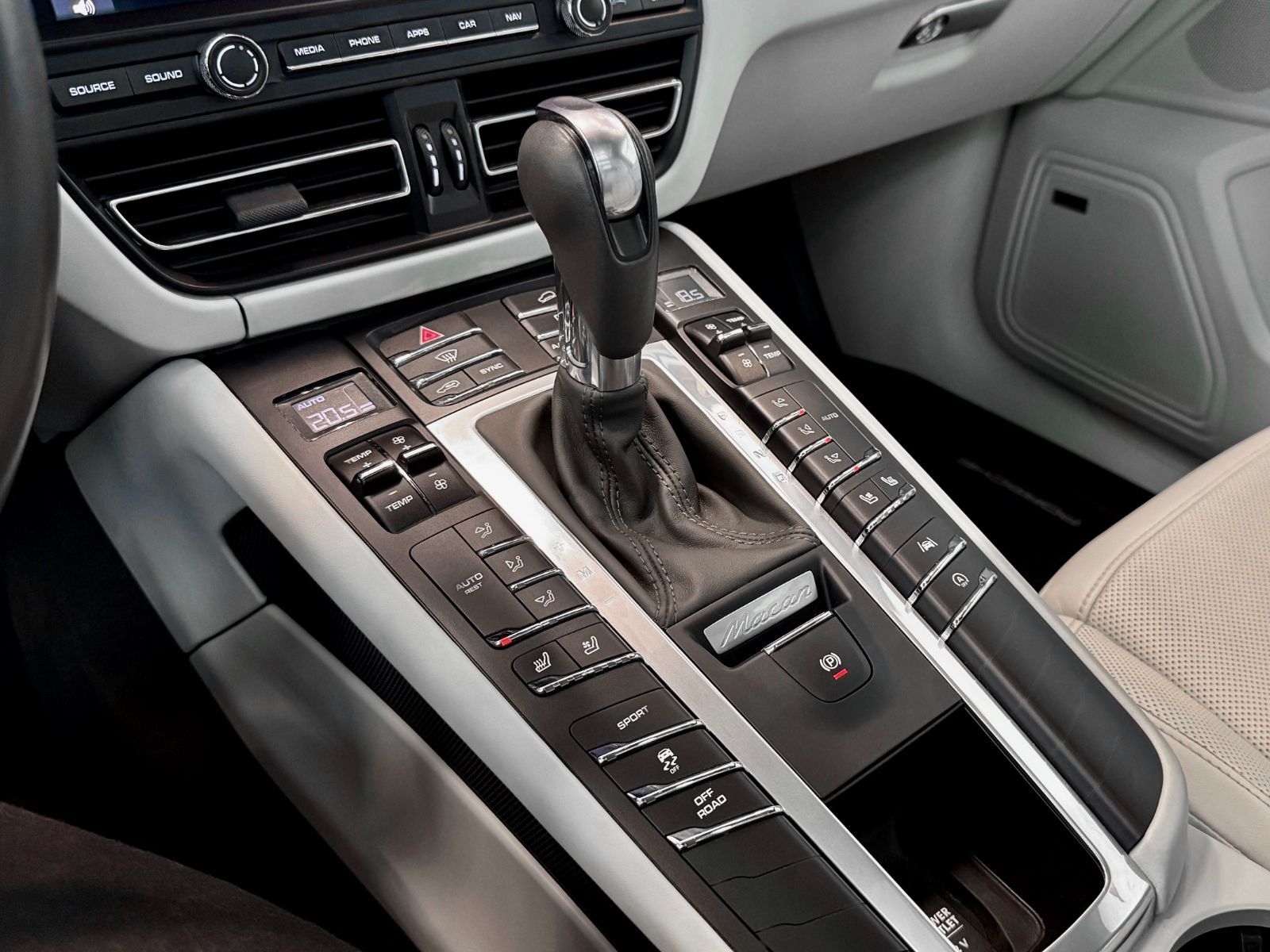 2021 Porsche Macan Base-32