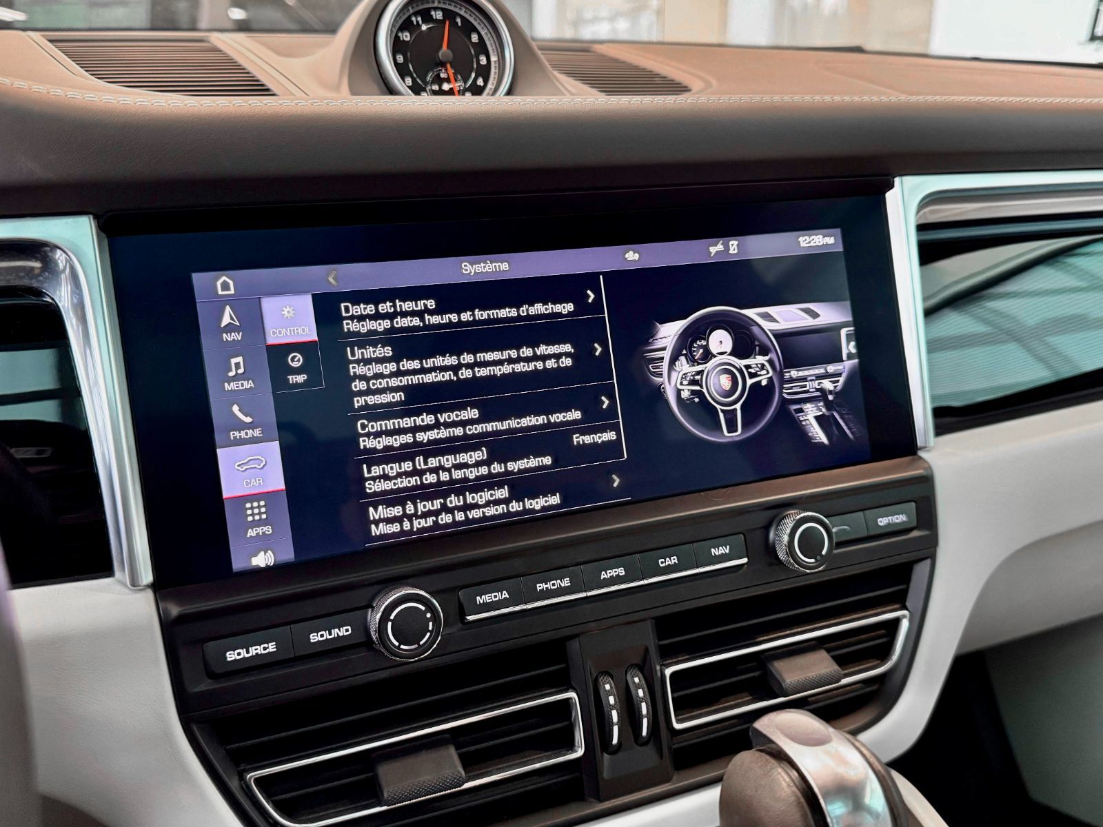 2021 Porsche Macan Base-29