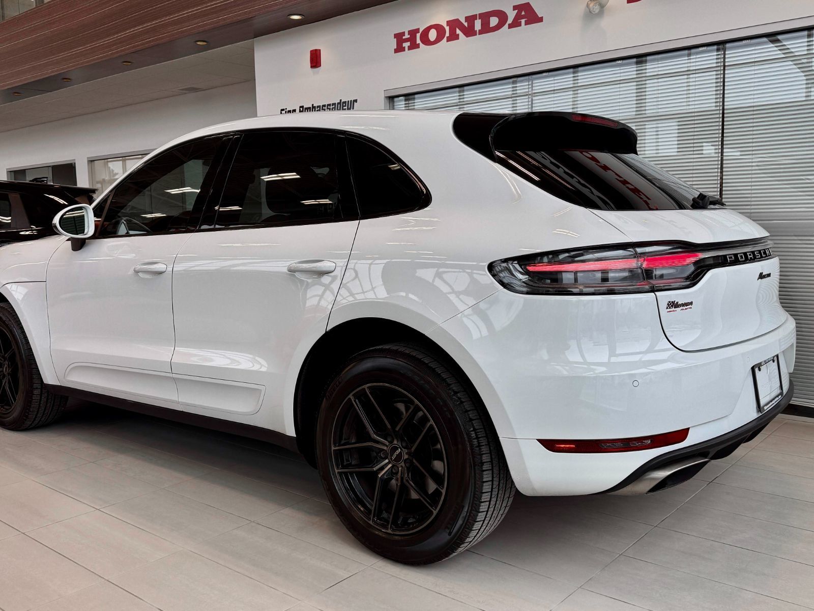 2021 Porsche Macan Base-10