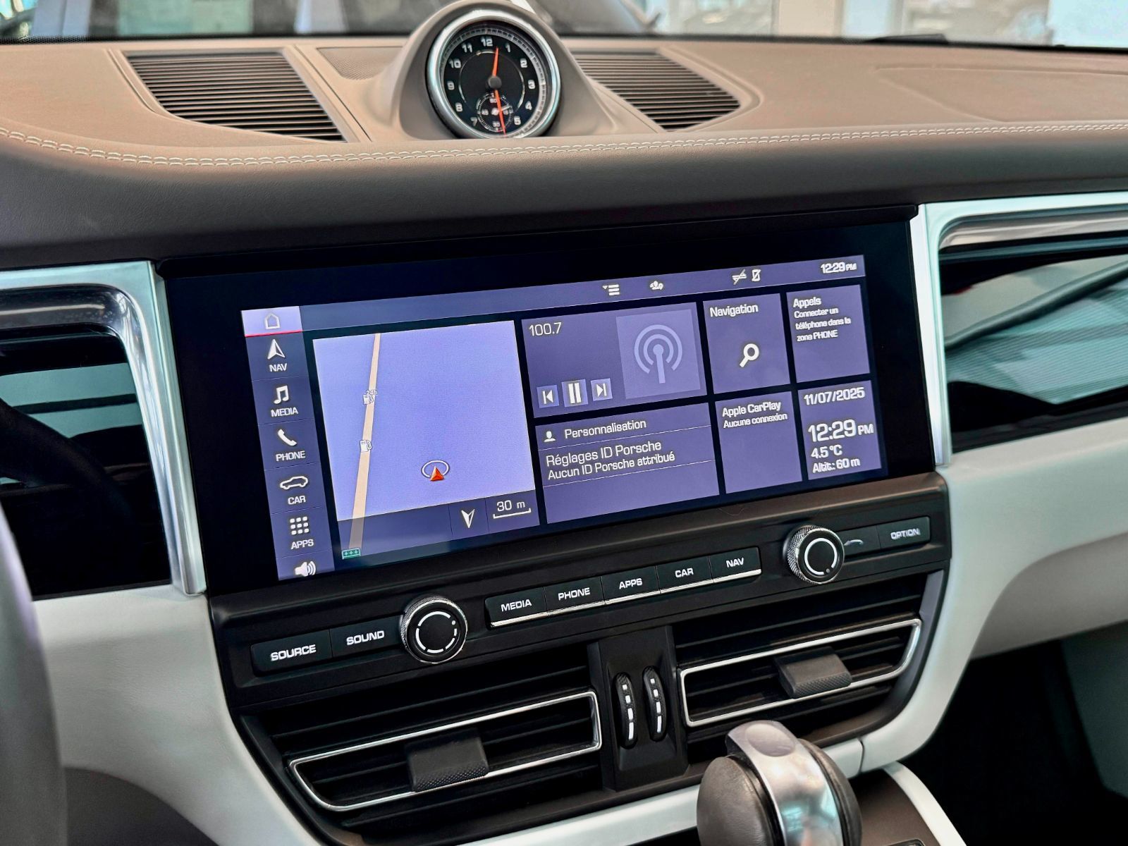 2021 Porsche Macan Base-30