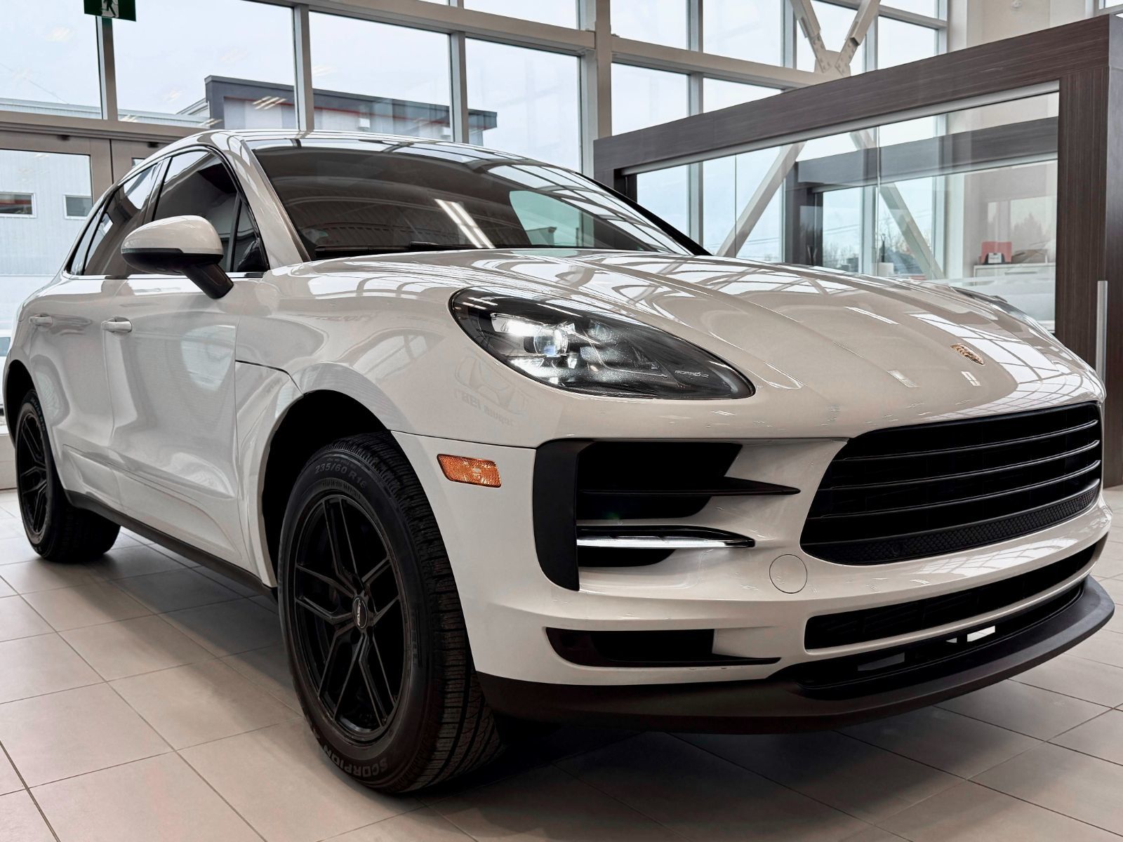 2021 Porsche Macan Base-8