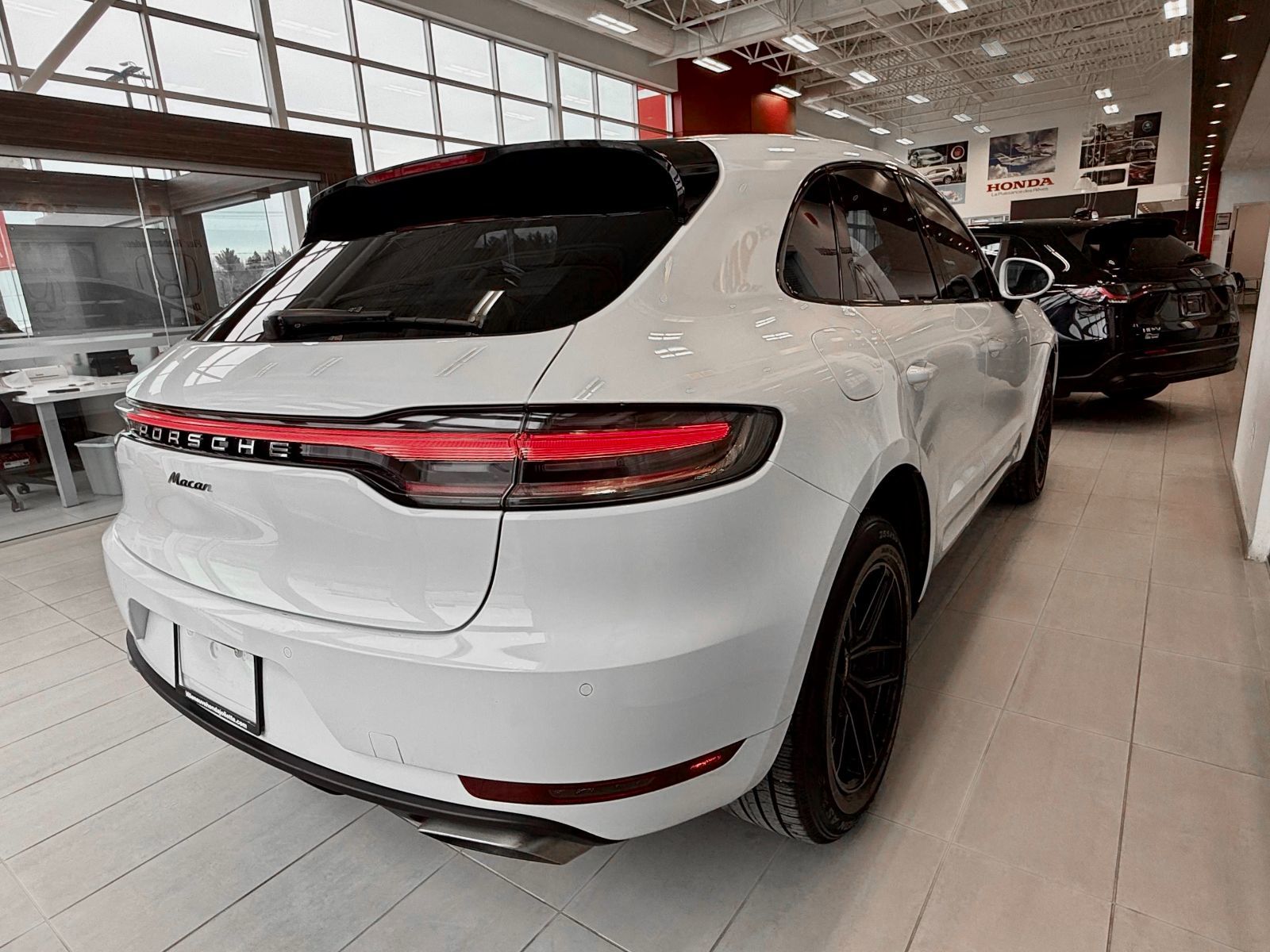 2021 Porsche Macan Base-13