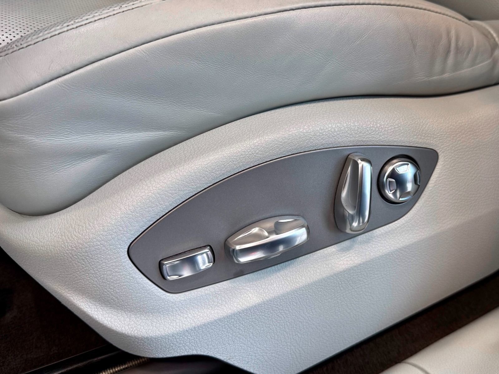 2021 Porsche Macan Base-38