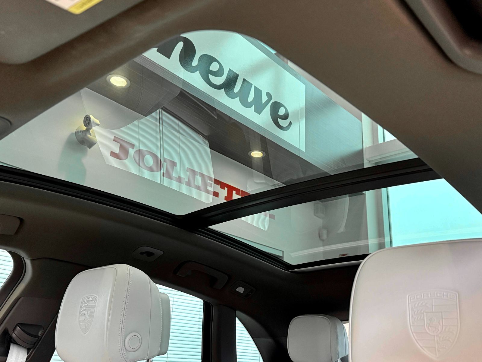 2021 Porsche Macan Base-17