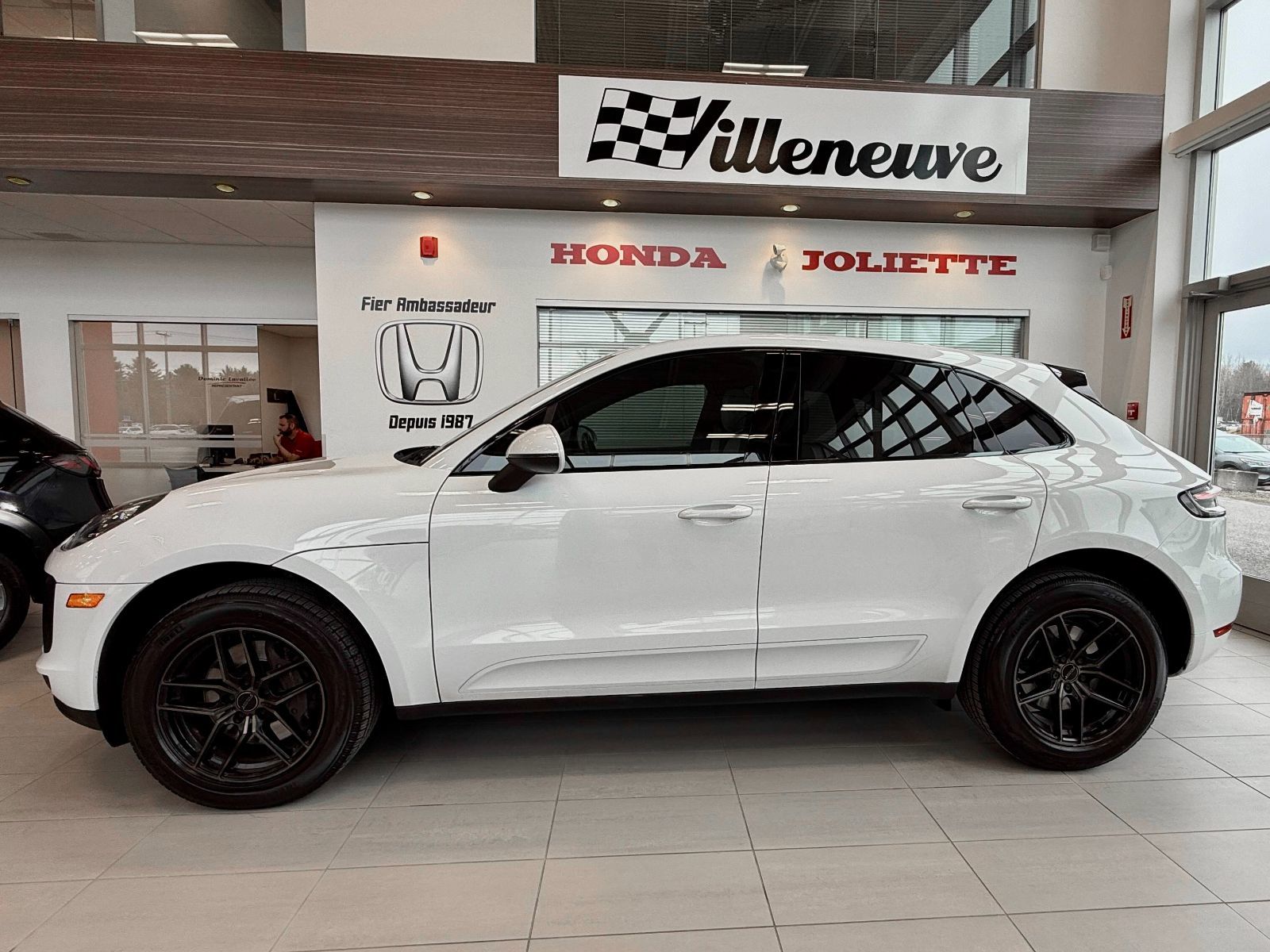 2021 Porsche Macan Base-9