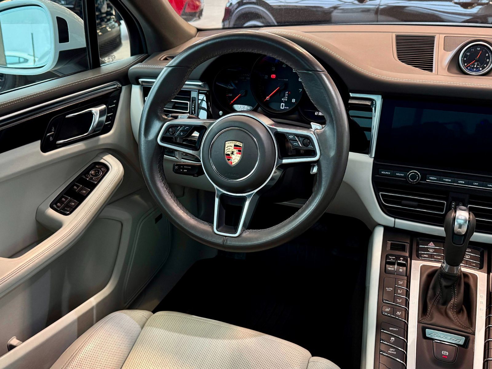 2021 Porsche Macan Base-21