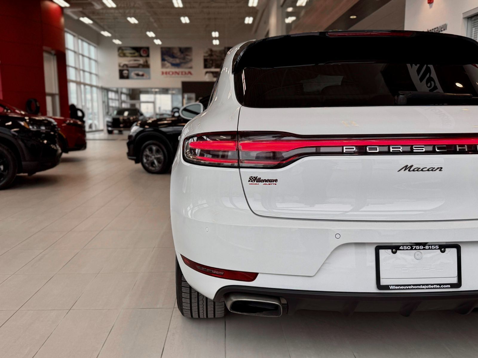 2021 Porsche Macan Base-12