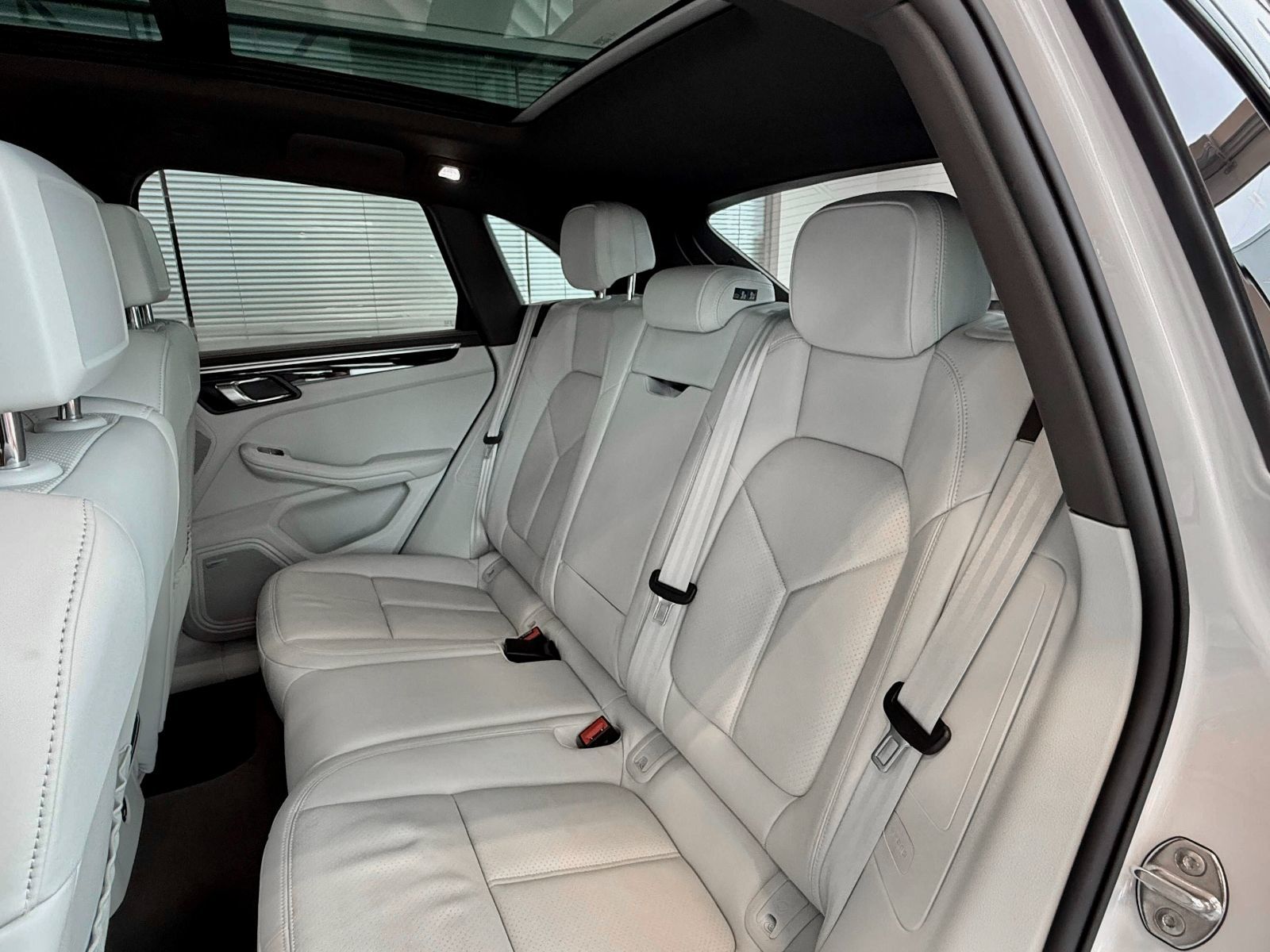 2021 Porsche Macan Base-20