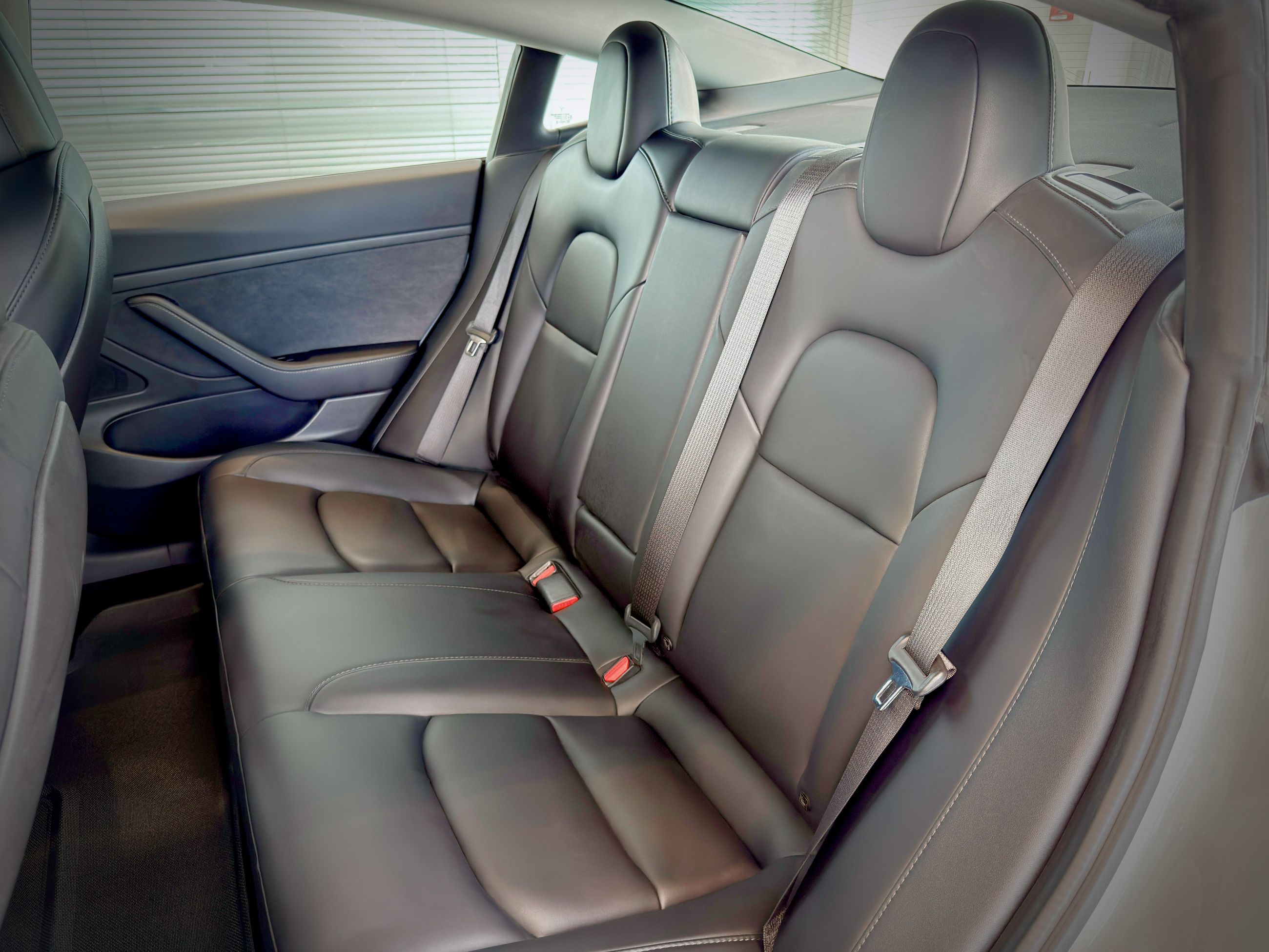 Tesla Model 3 Standard Range Plus 2020-12