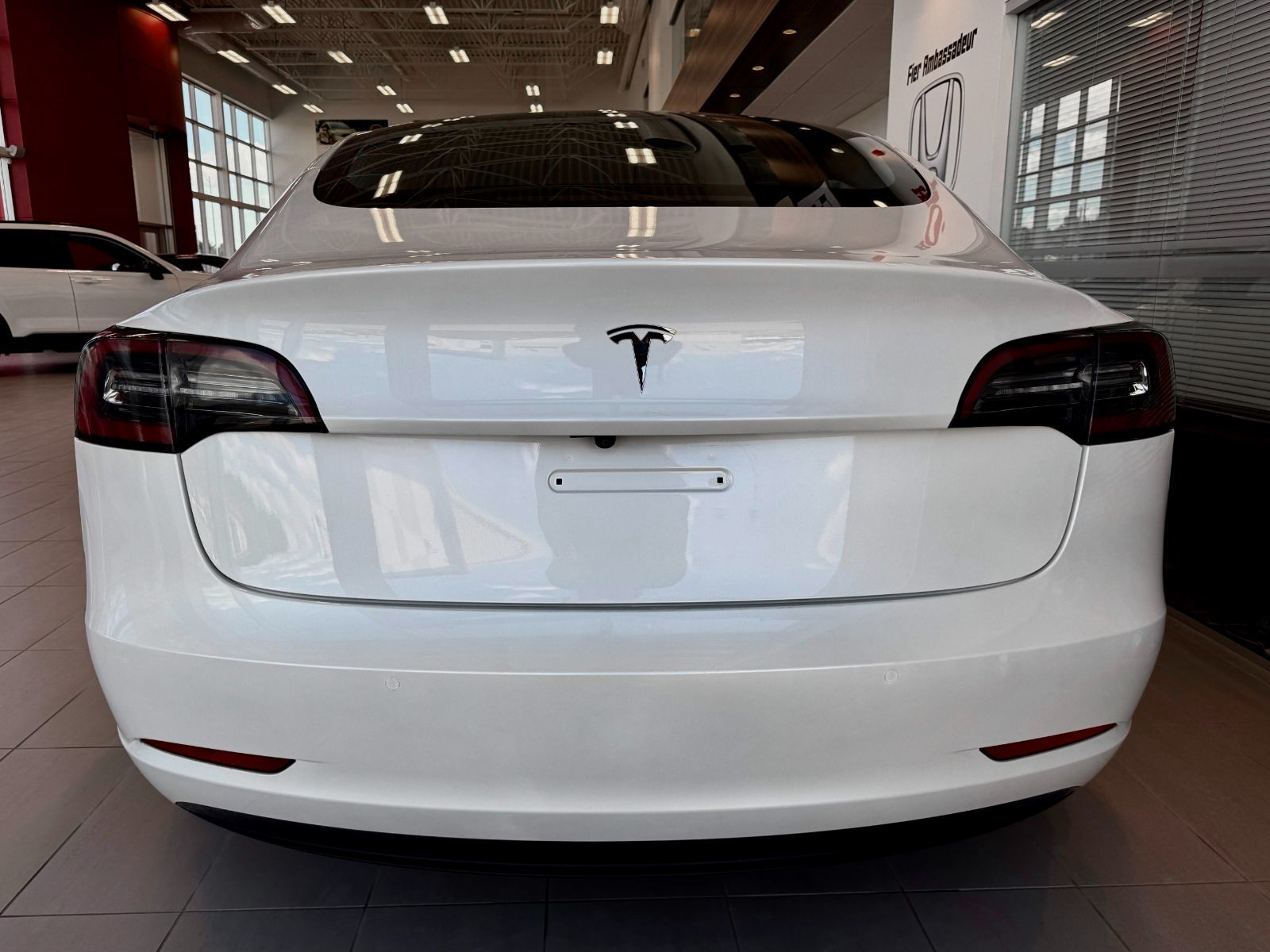 Tesla MODEL 3 STANDARD RANGE PLUS 2021-10