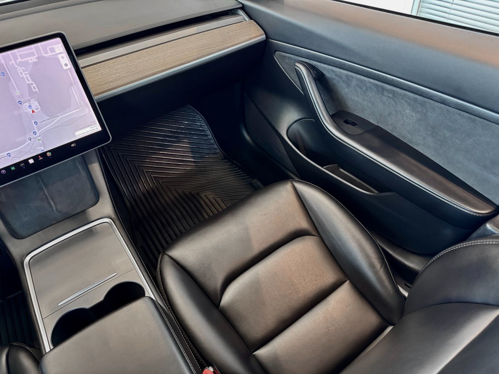 Tesla MODEL 3 STANDARD RANGE PLUS 2021-17