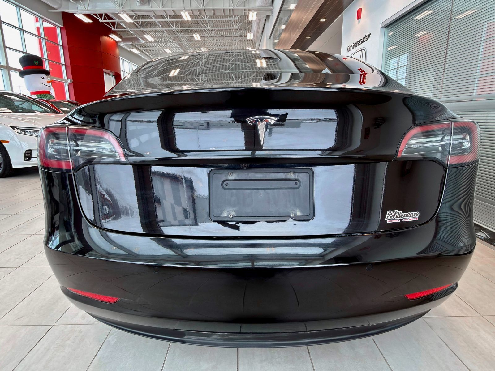 2022 Tesla Model 3 Standard Range Plus-11