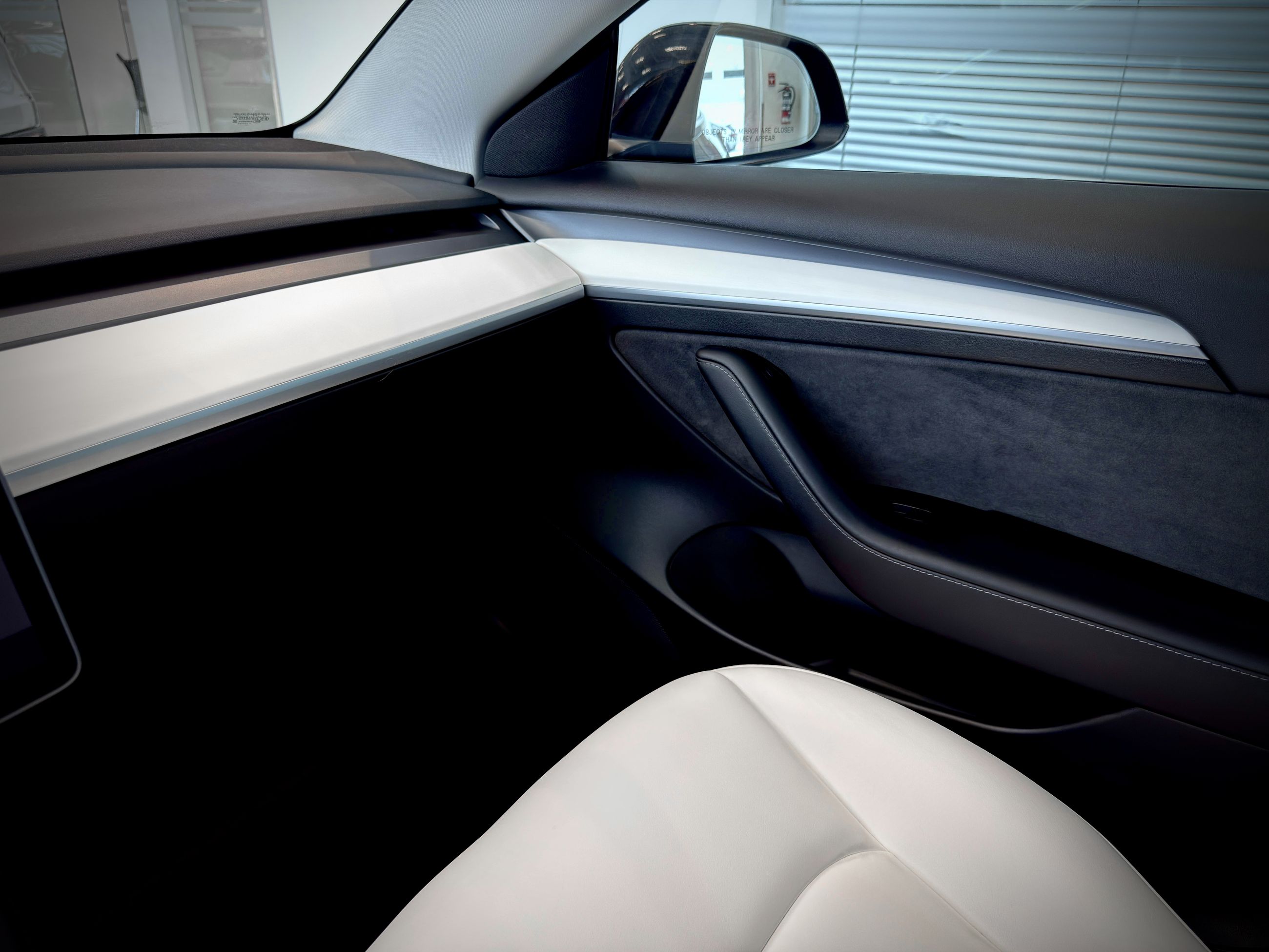 2022 Tesla Model 3 Standard Range Plus-26