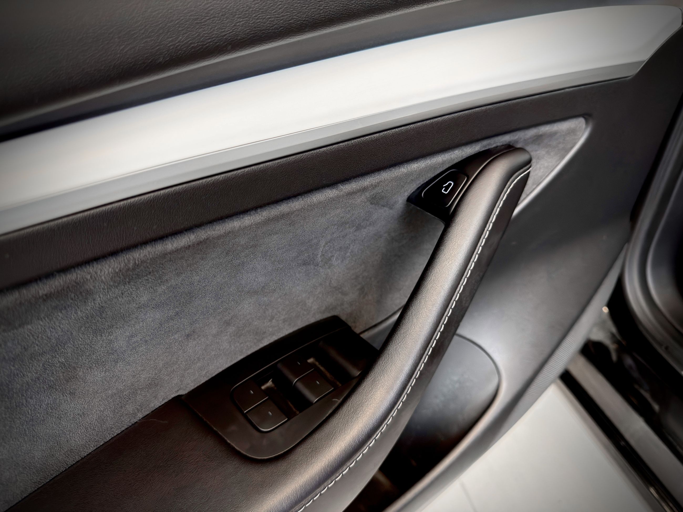 2022 Tesla Model 3 Standard Range Plus-27